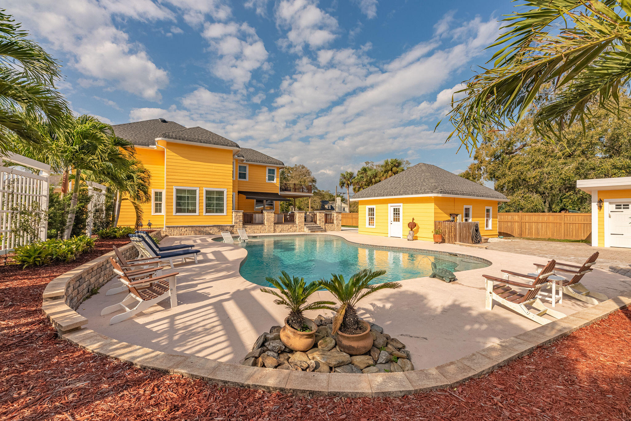 1716 Manor Drive