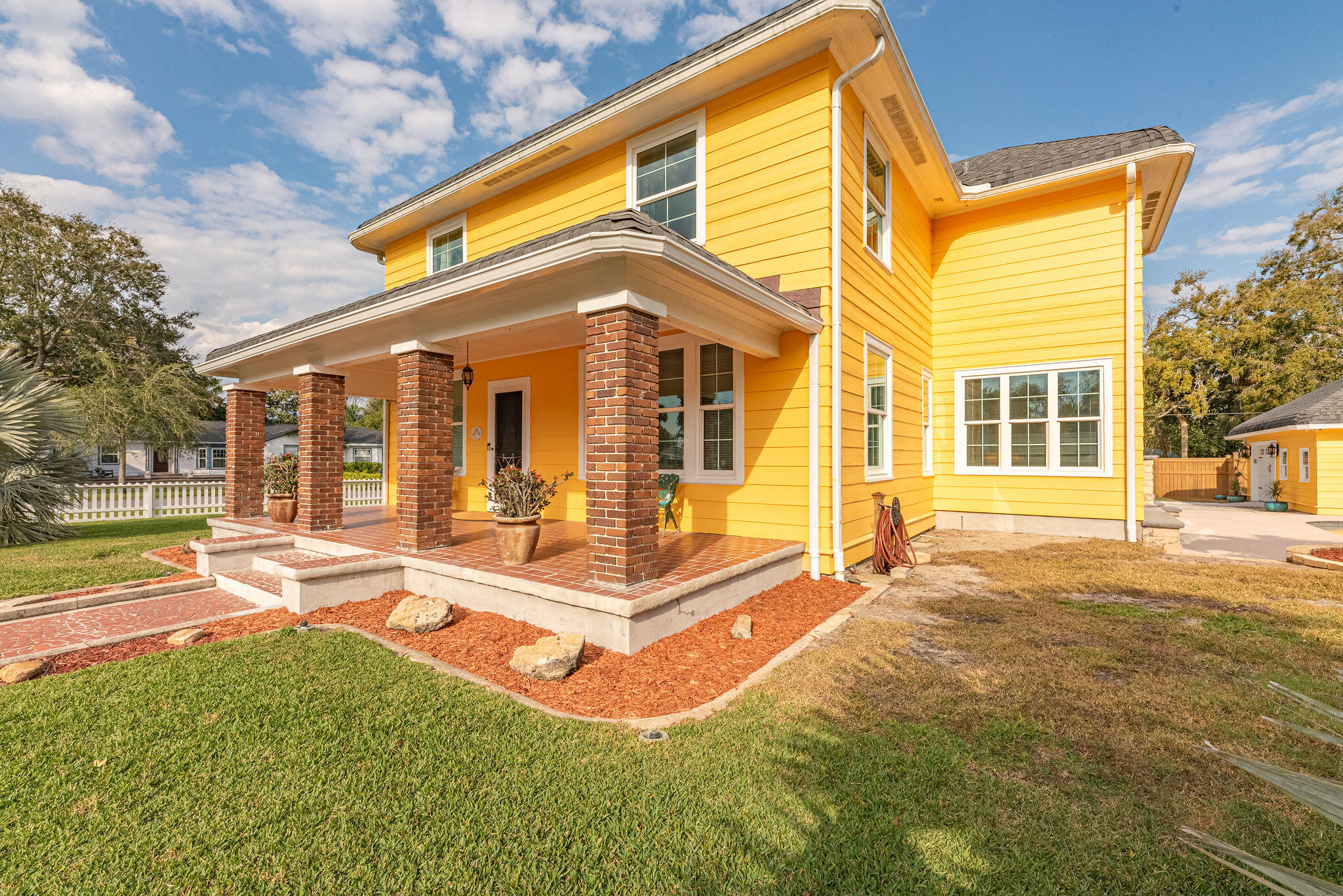1716 Manor Drive