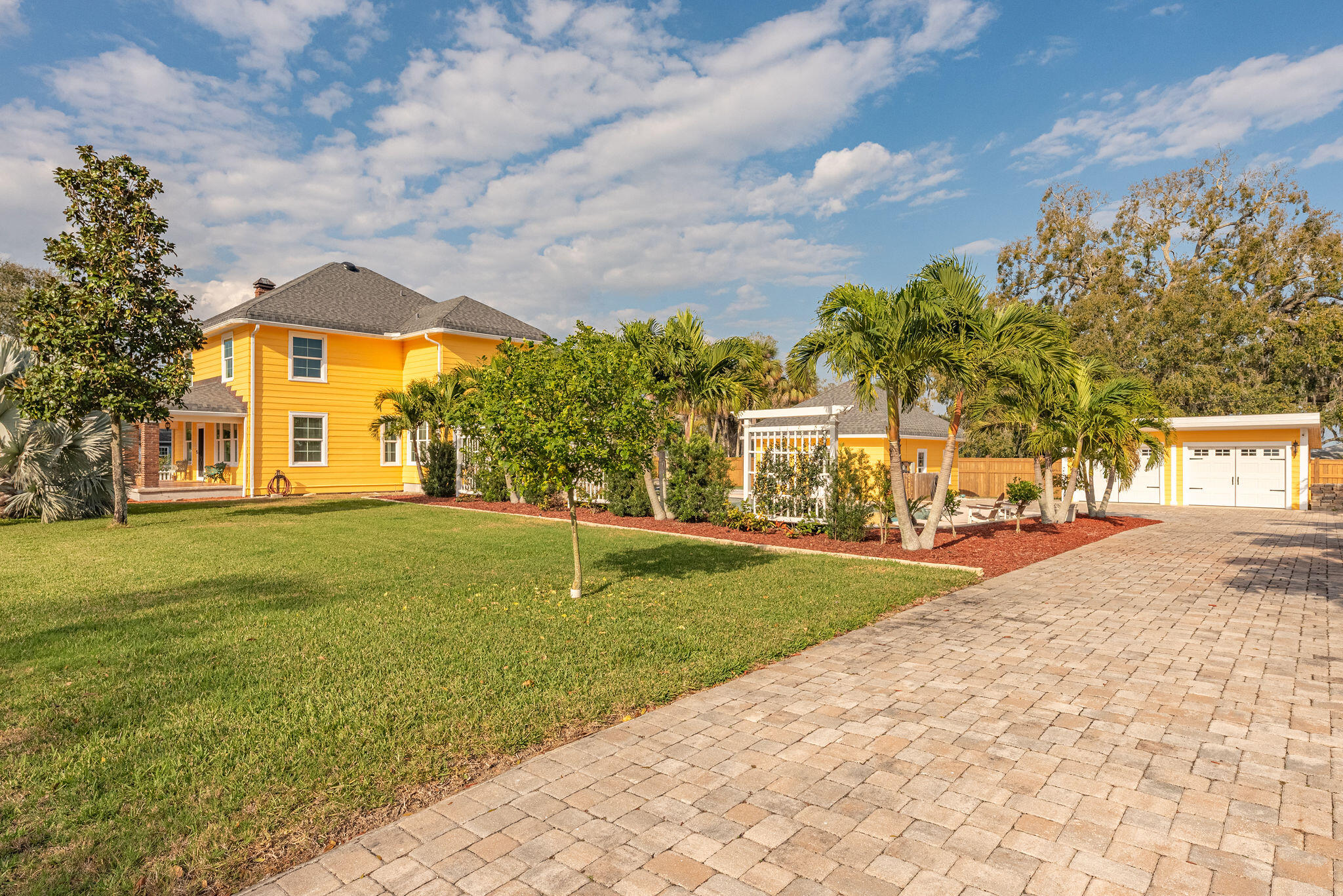 1716 Manor Drive