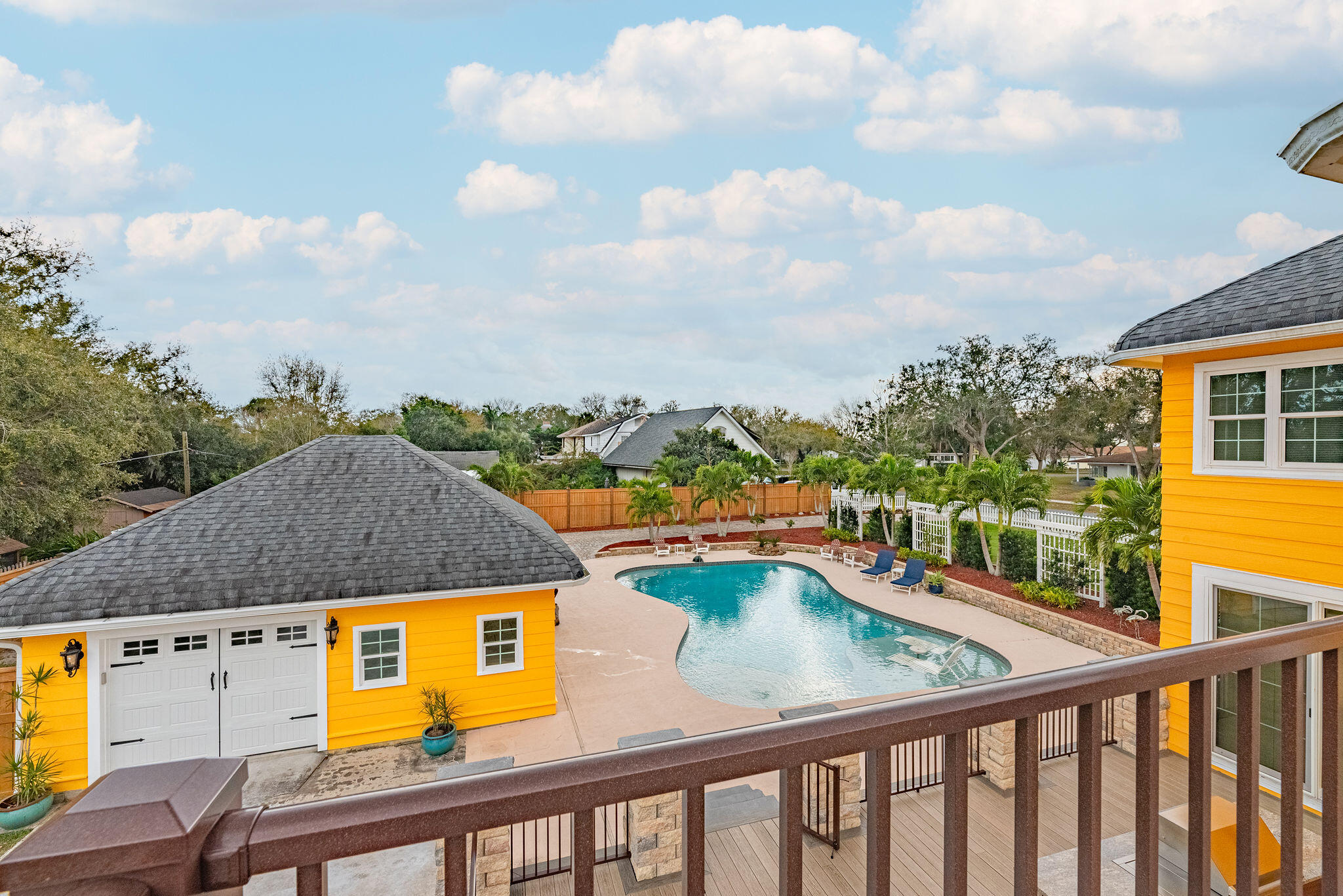 1716 Manor Drive