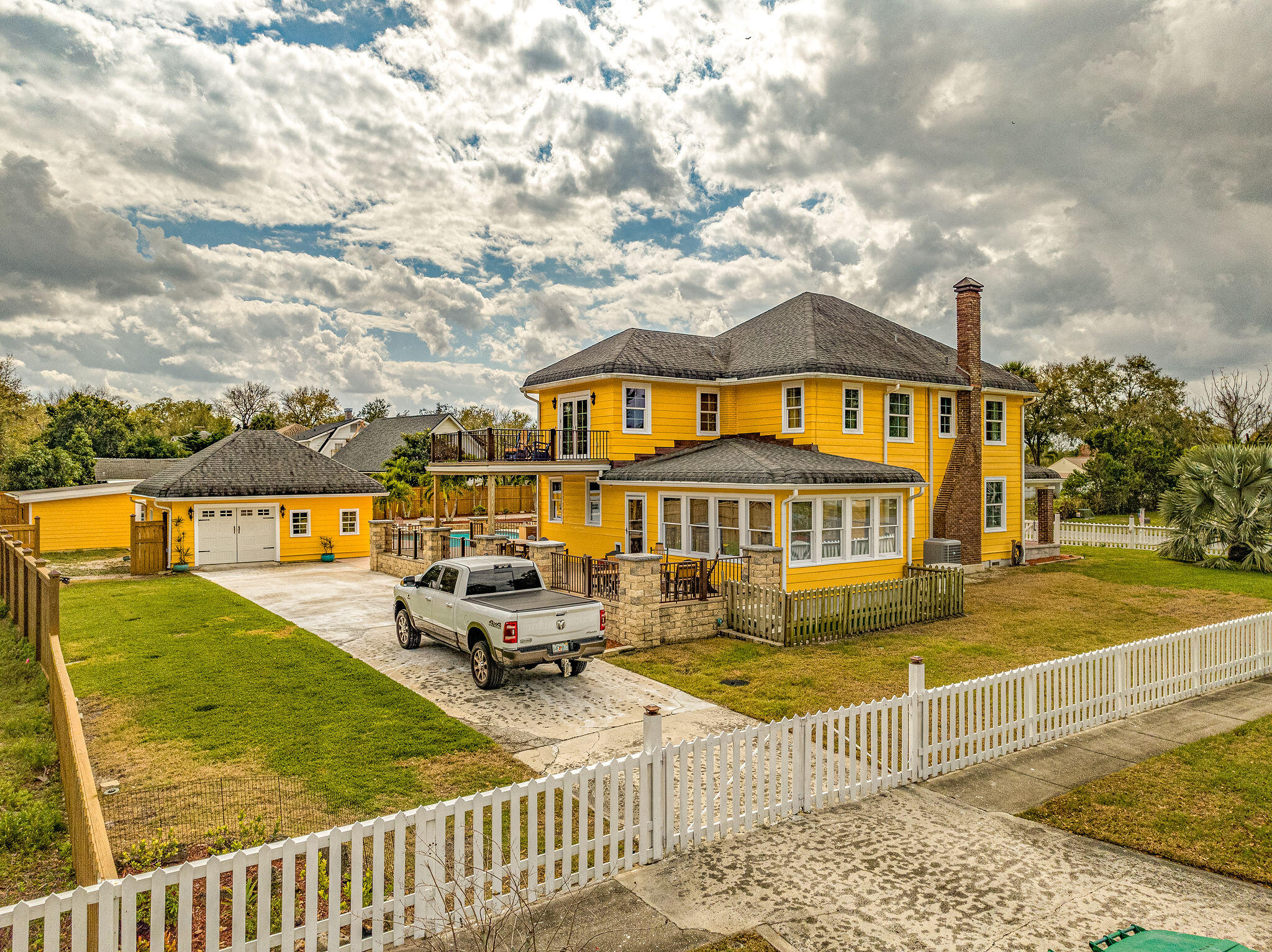 1716 Manor Drive