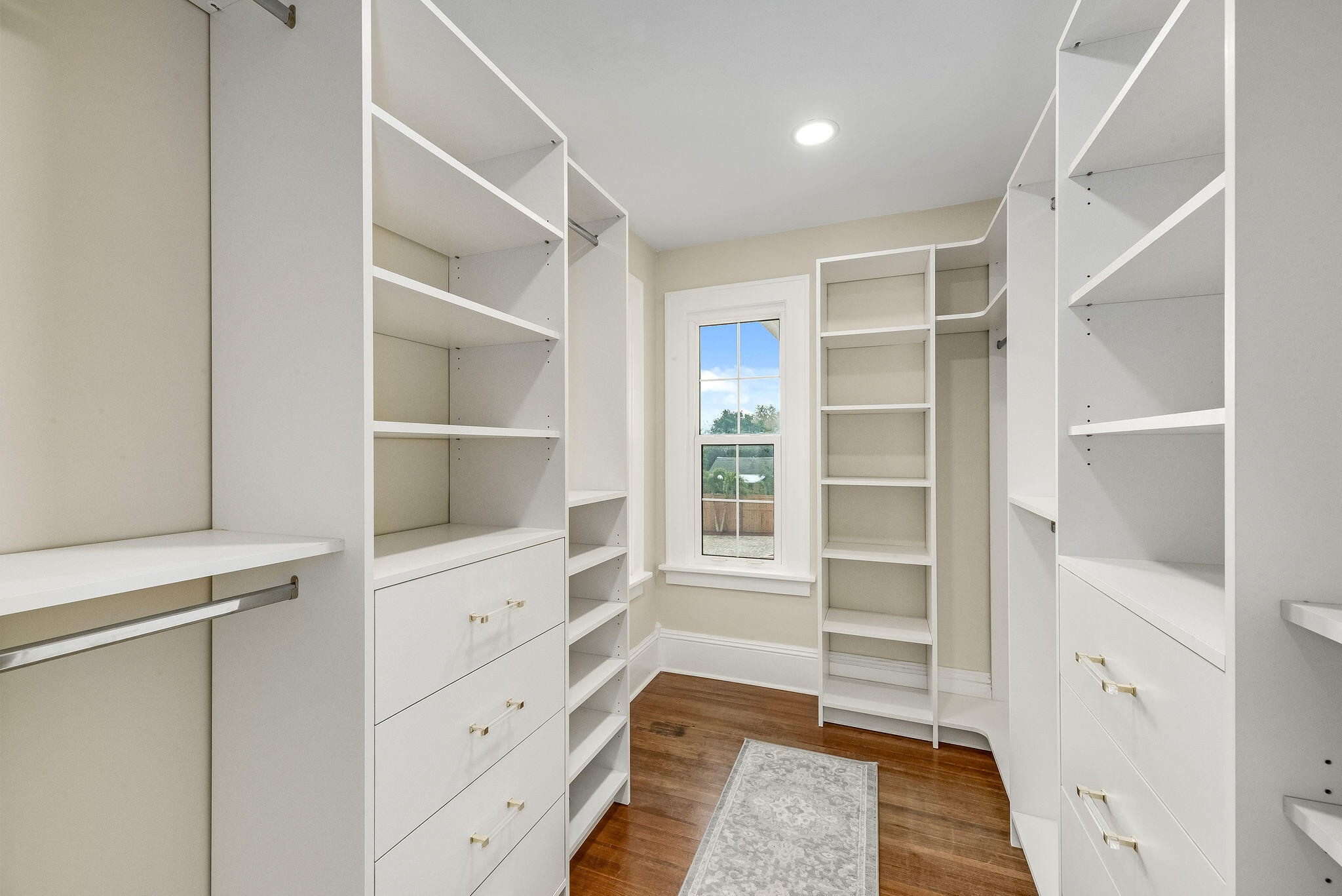 1716 Manor Drive