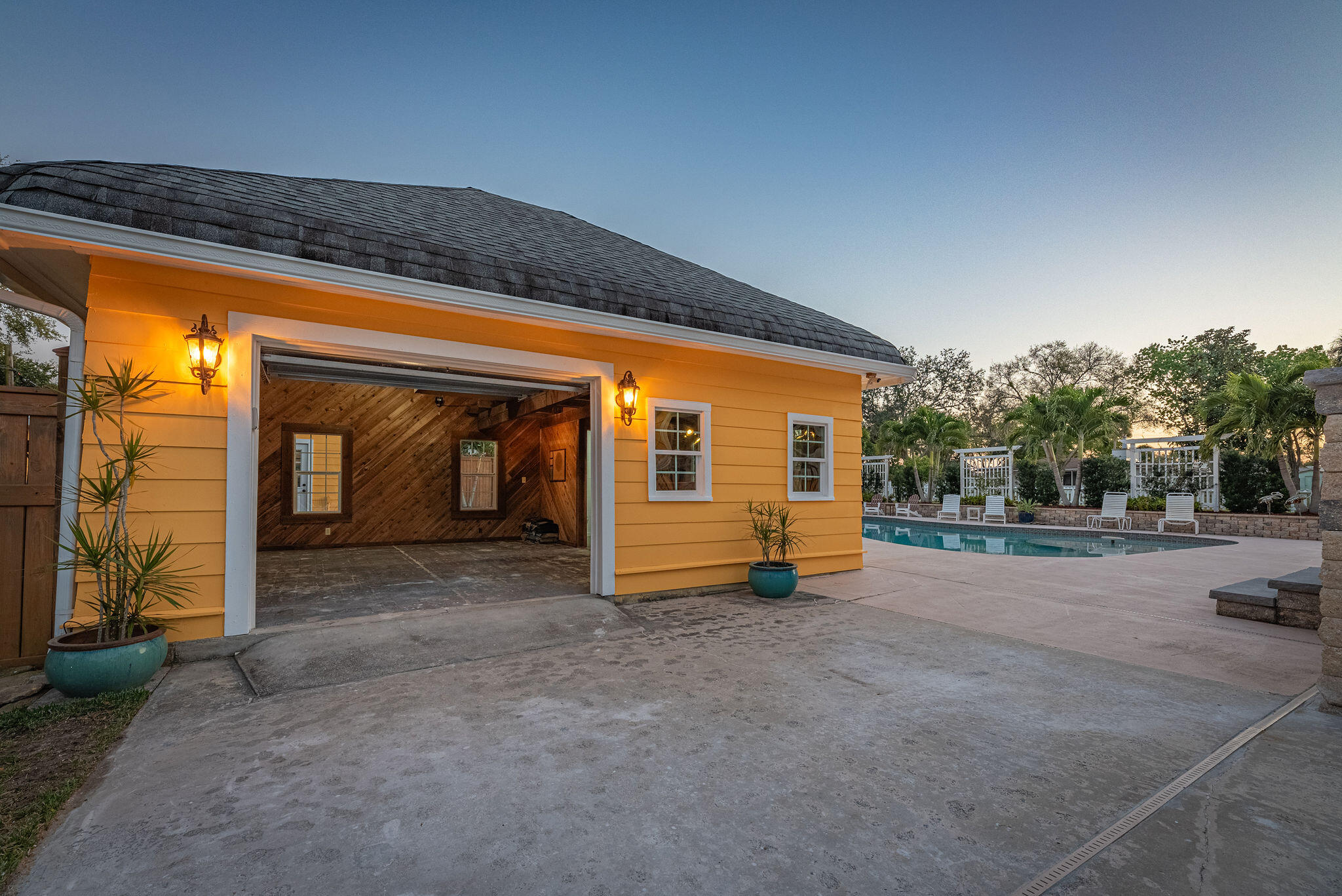 1716 Manor Drive