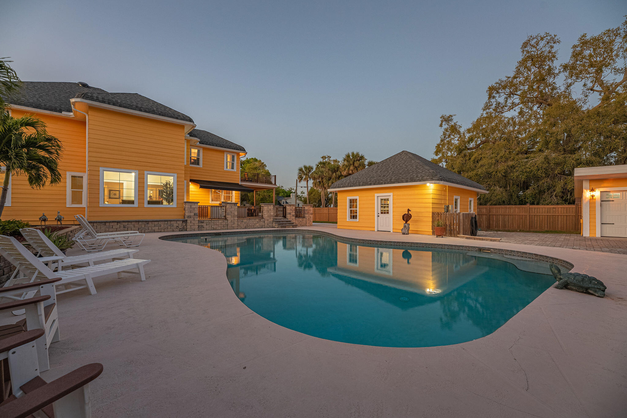 1716 Manor Drive