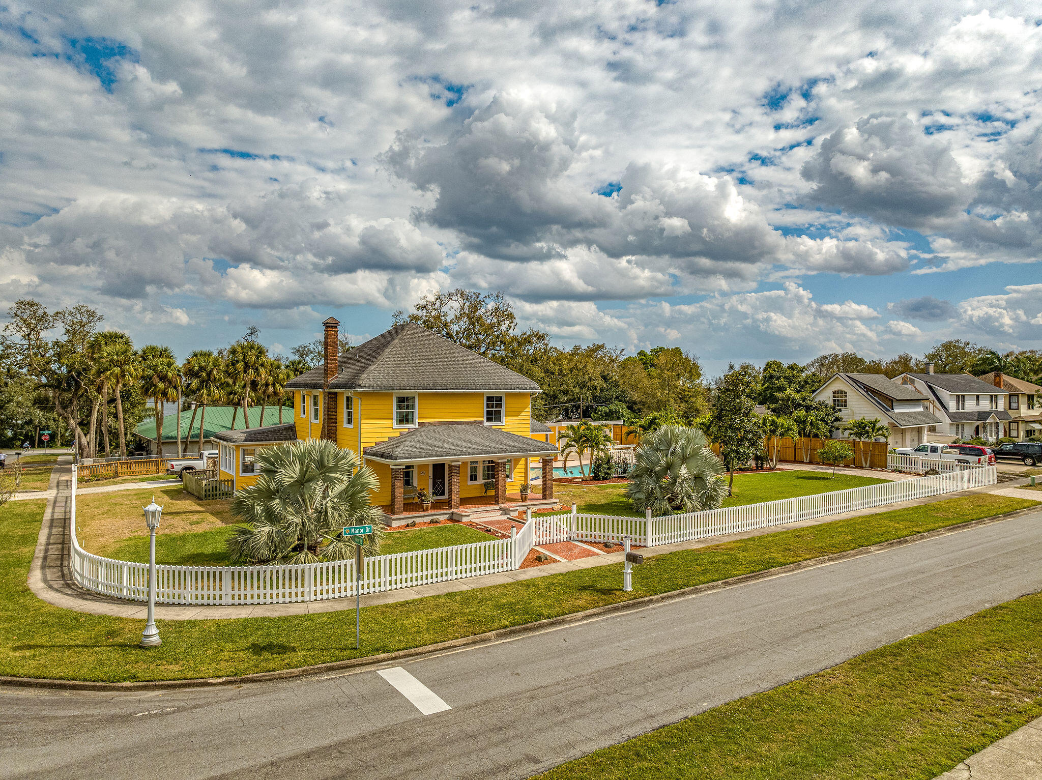 1716 Manor Drive