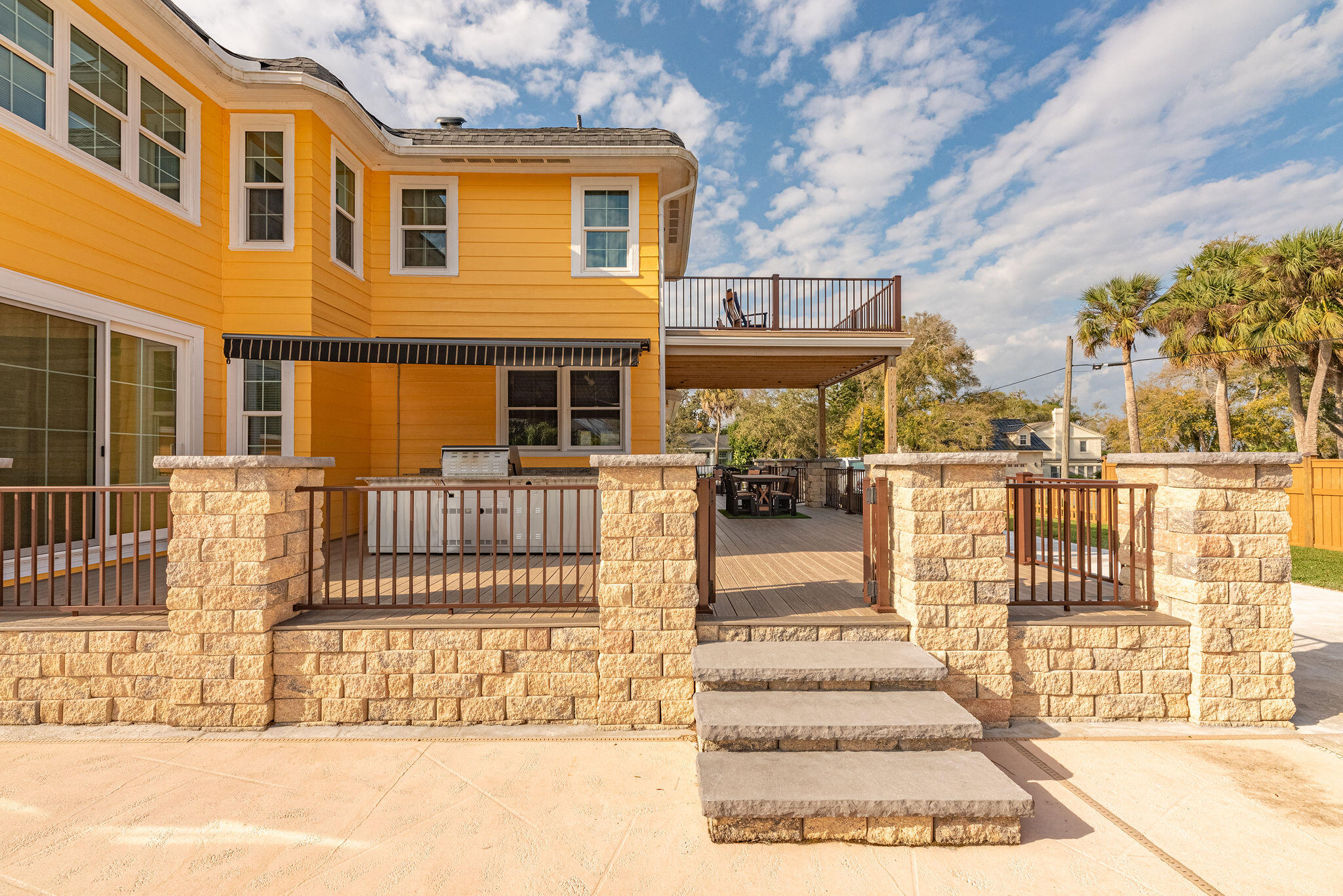 1716 Manor Drive