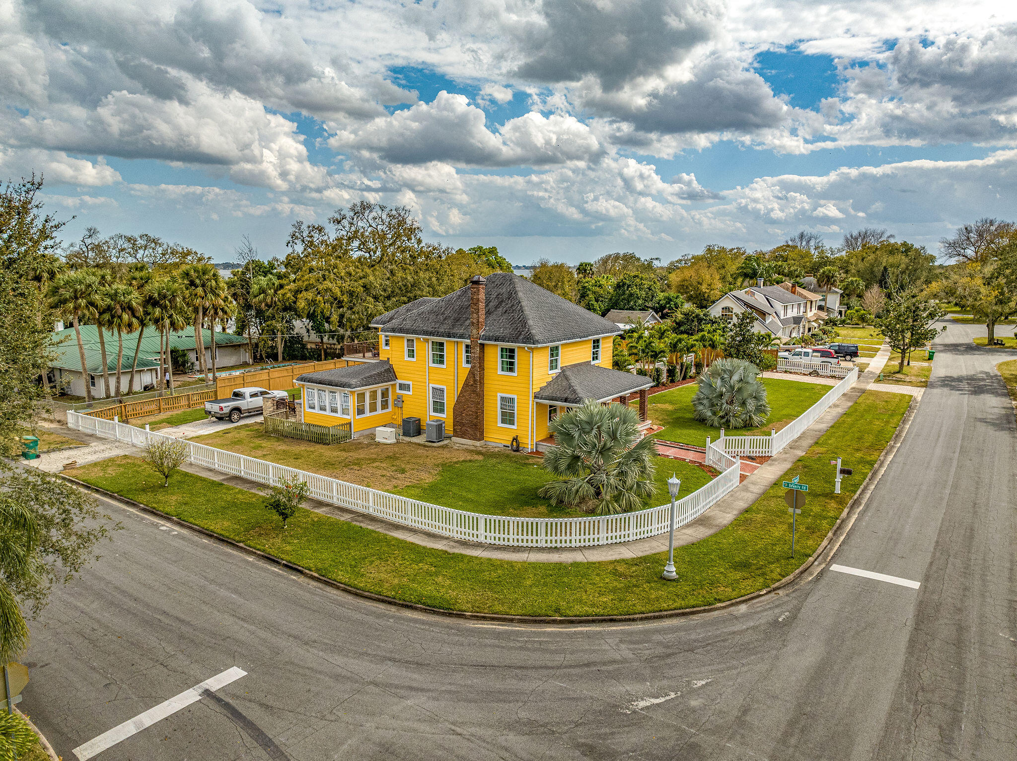 1716 Manor Drive