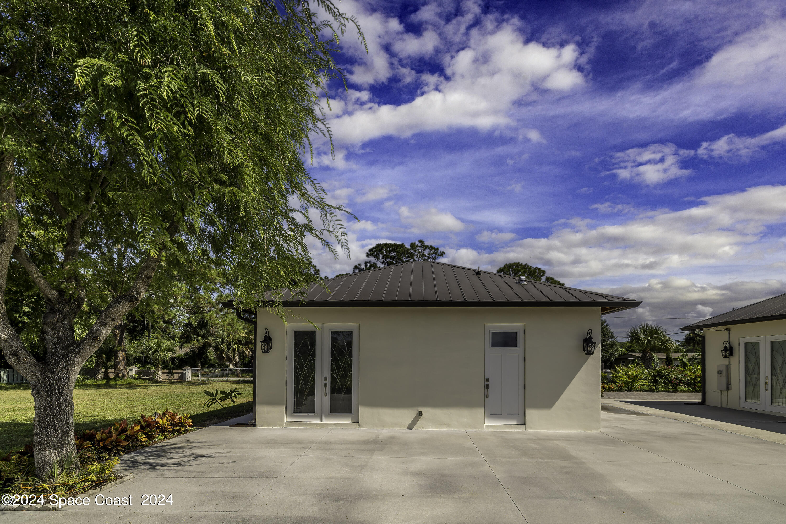 7325 Livingstone Lane