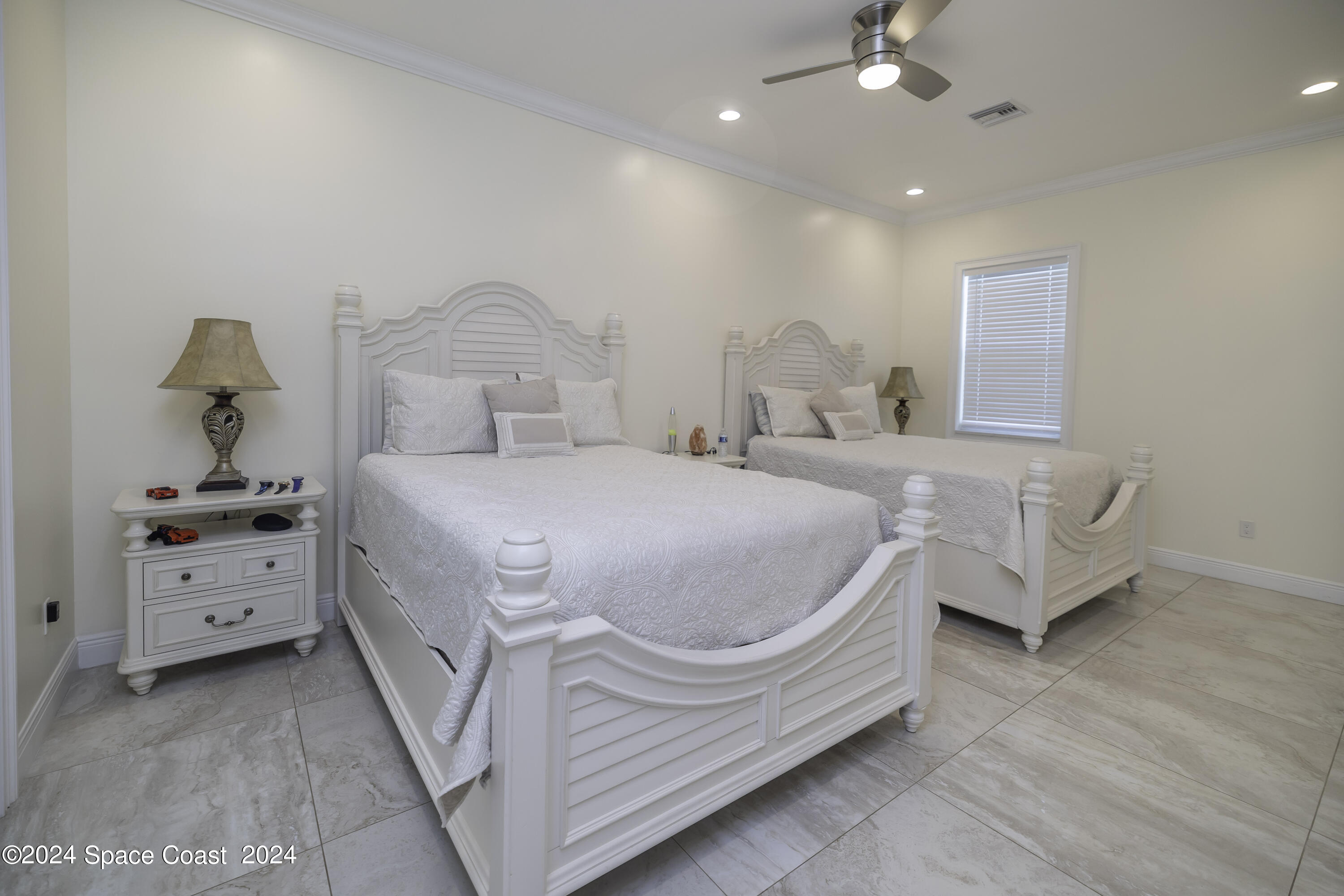 7325 Livingstone Lane