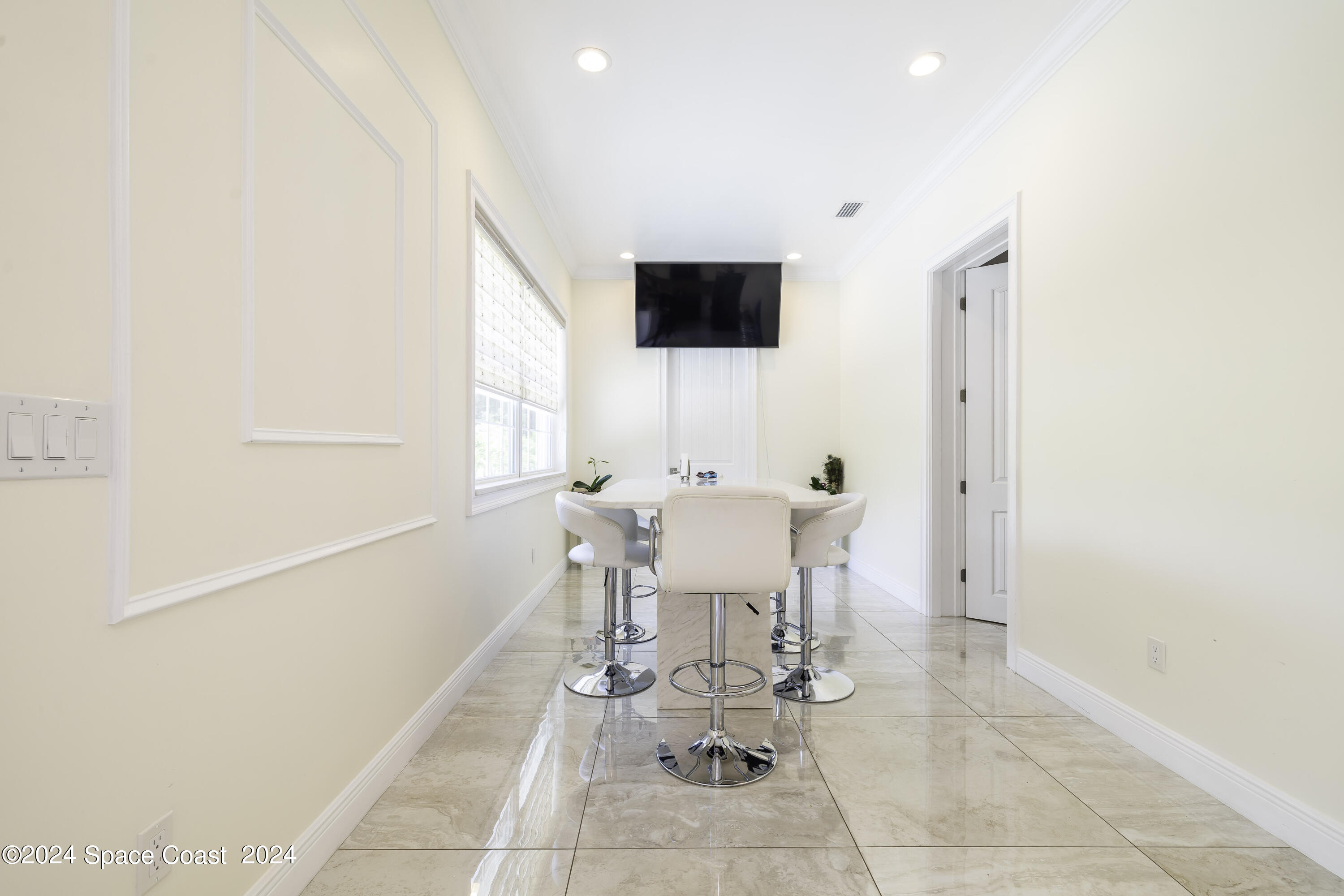 7325 Livingstone Lane