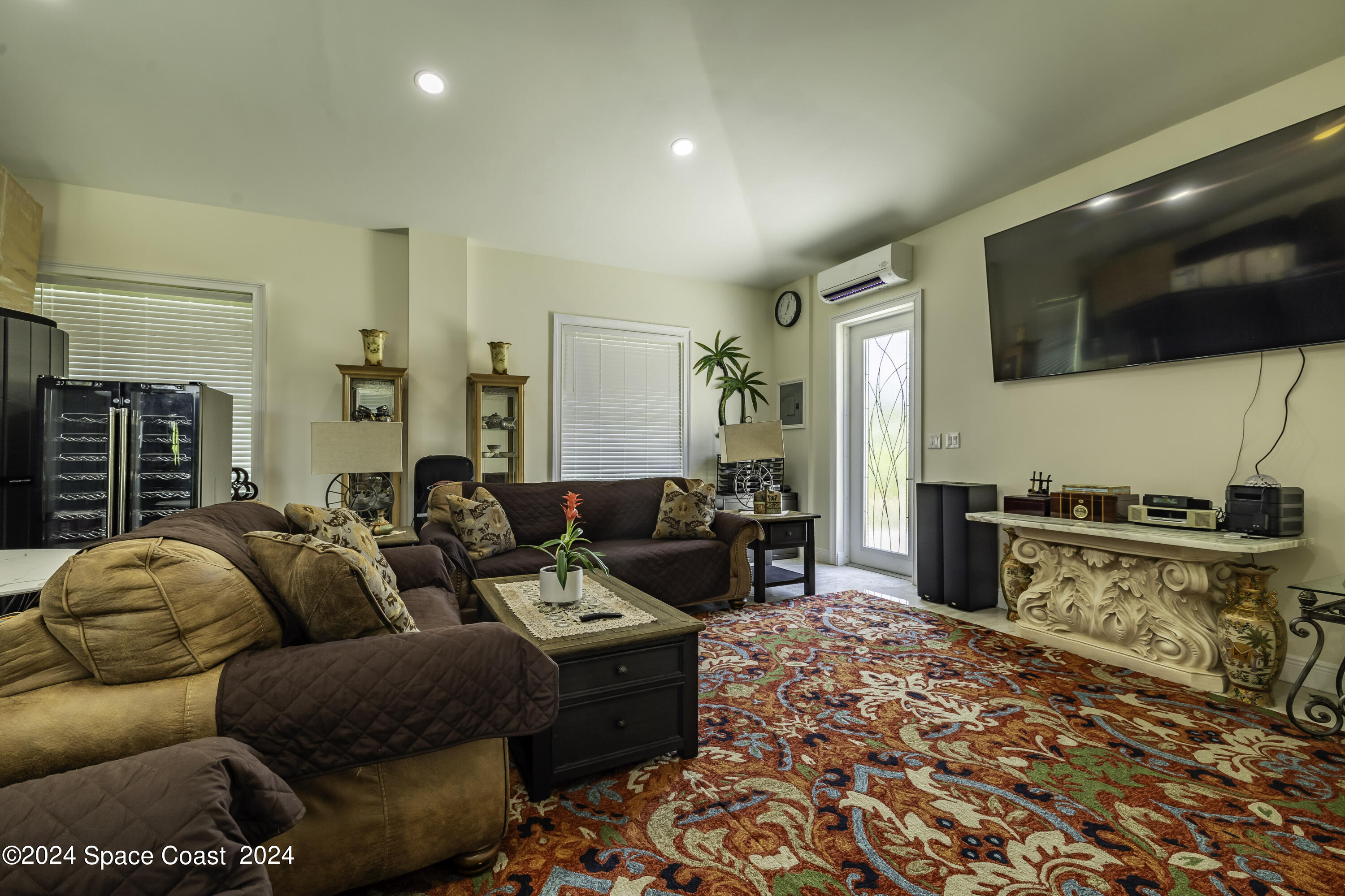 7325 Livingstone Lane