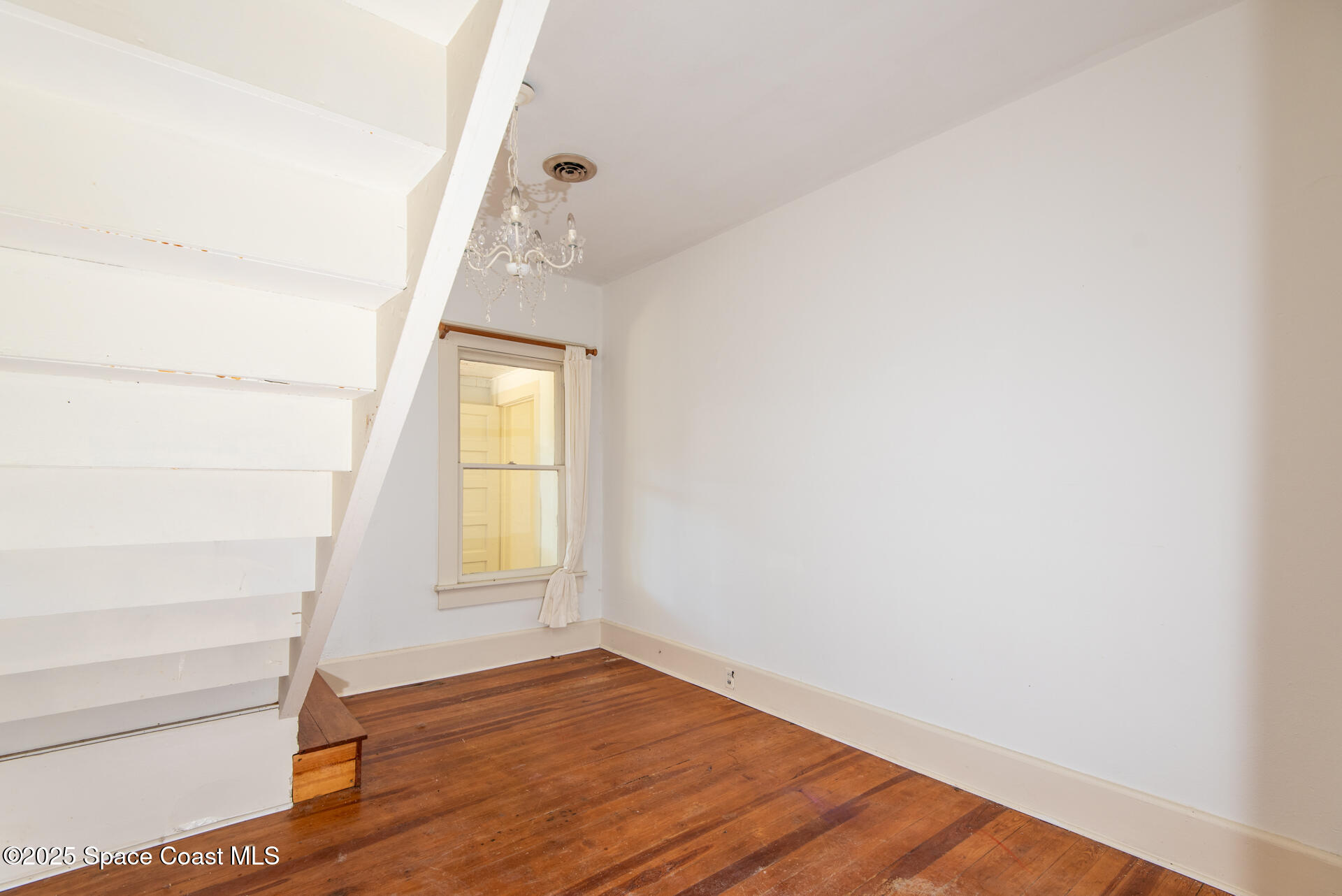 2101 Vernon Place