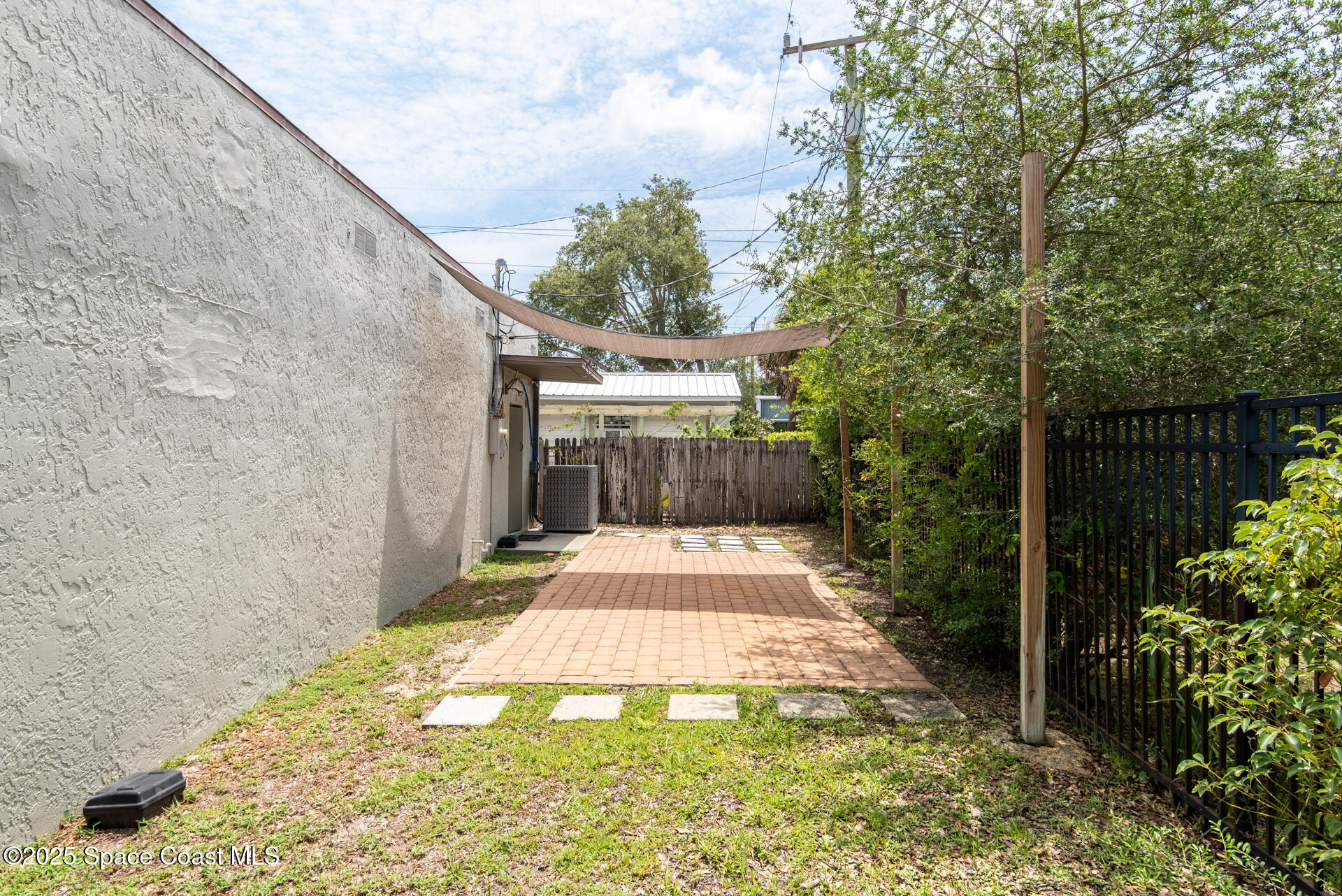 315 E Strawbridge Avenue