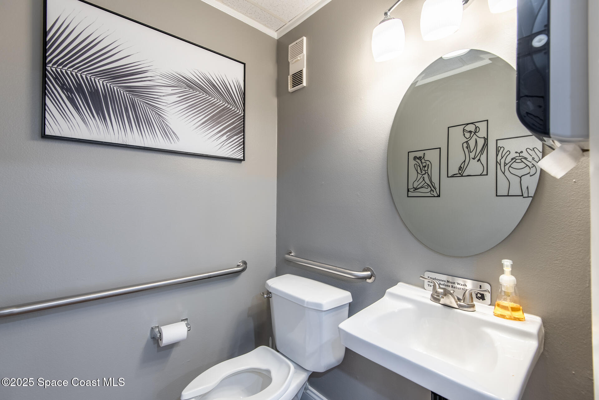 315 E Strawbridge Avenue