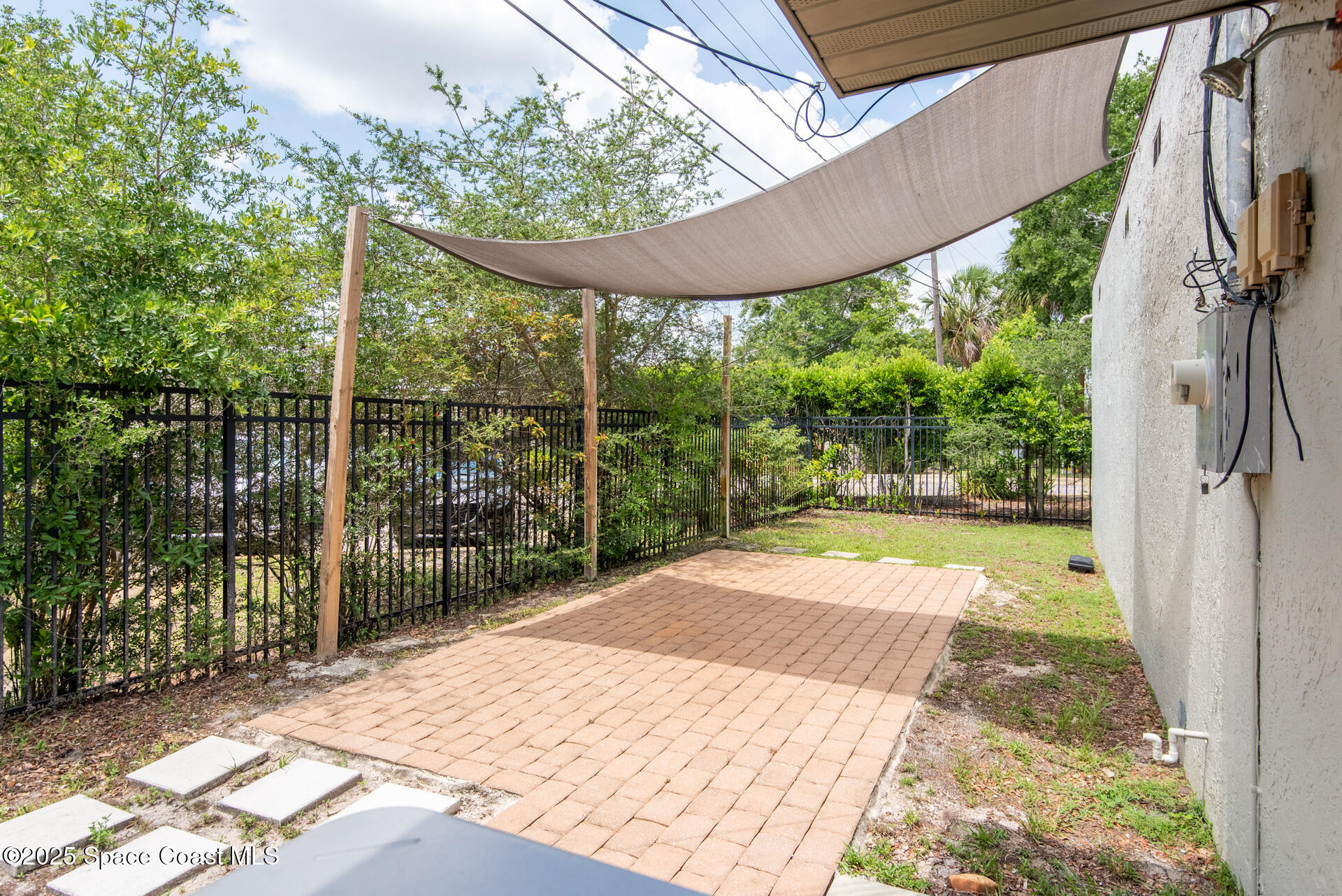 315 E Strawbridge Avenue