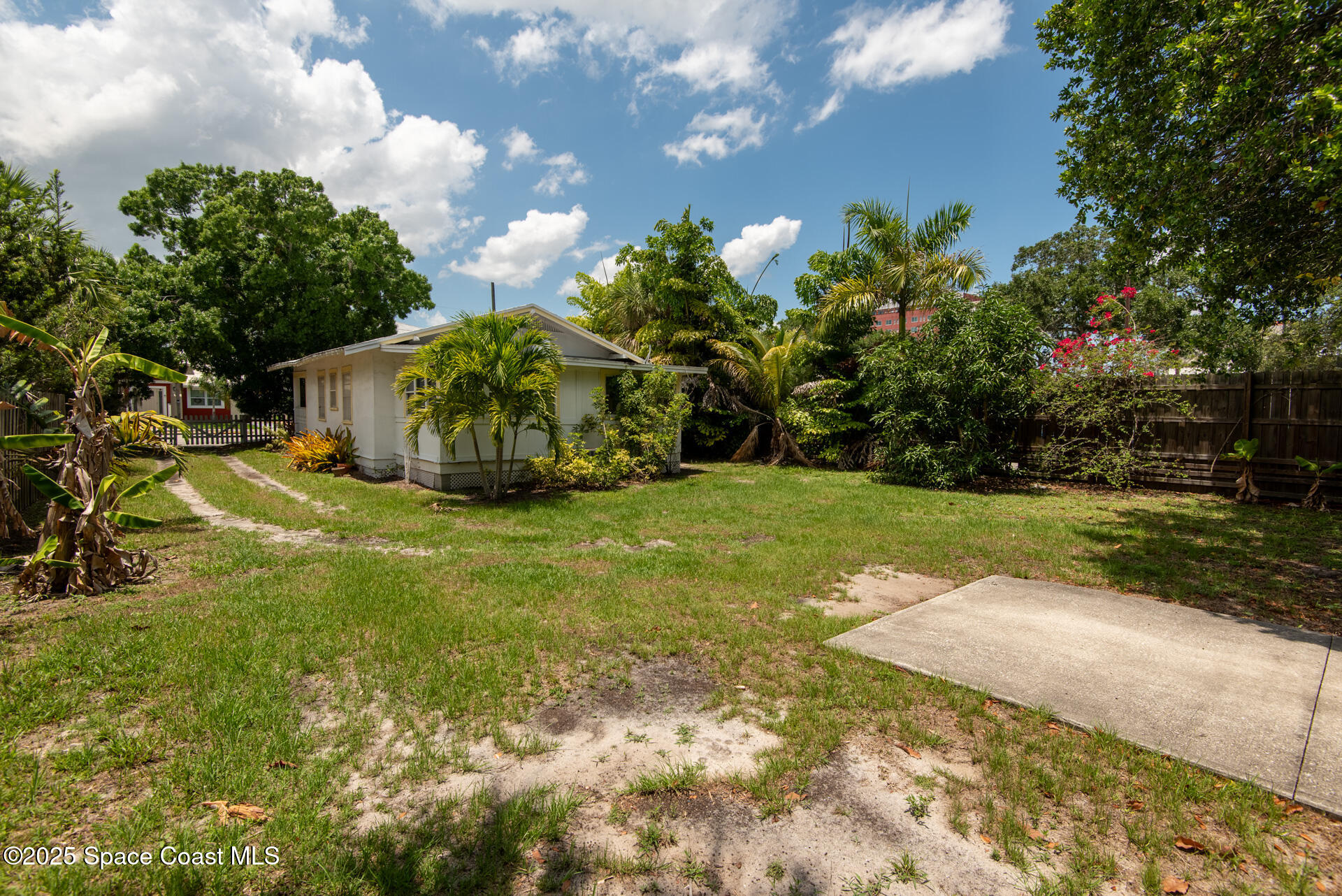 2013 2101 Vernon Place