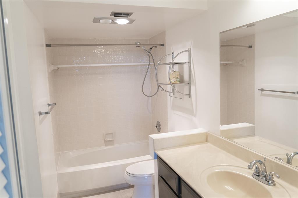 2707 NE 14th St Causeway 502