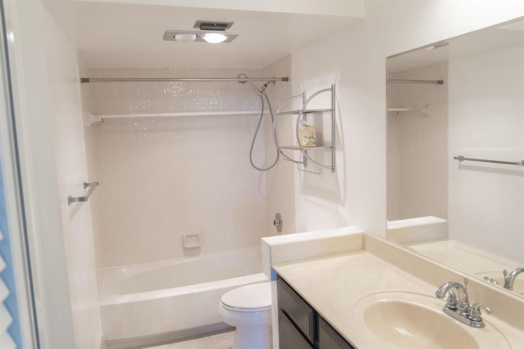 2707 NE 14th St Causeway 502
