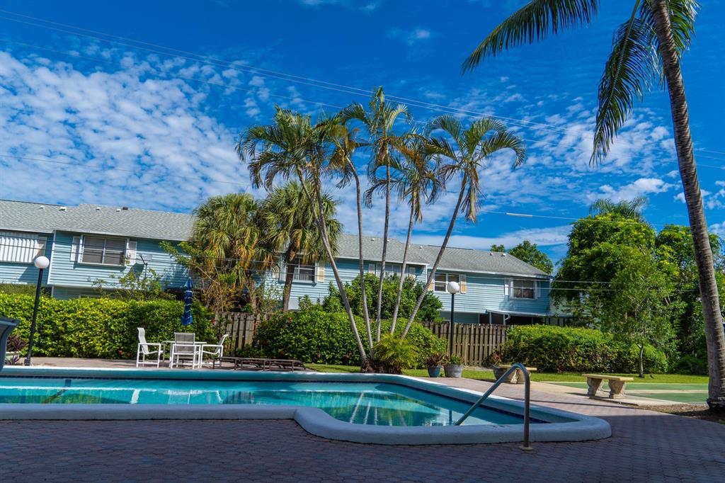 2707 NE 14th St Causeway 502