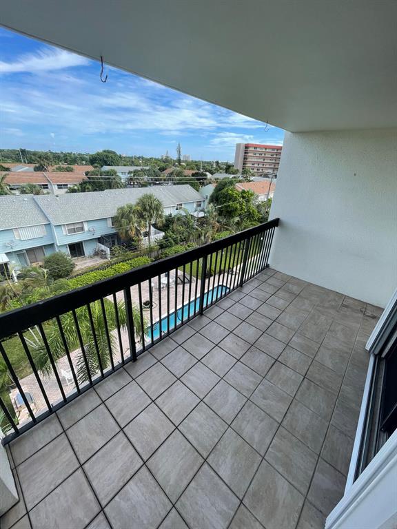 2707 NE 14th St Causeway 502