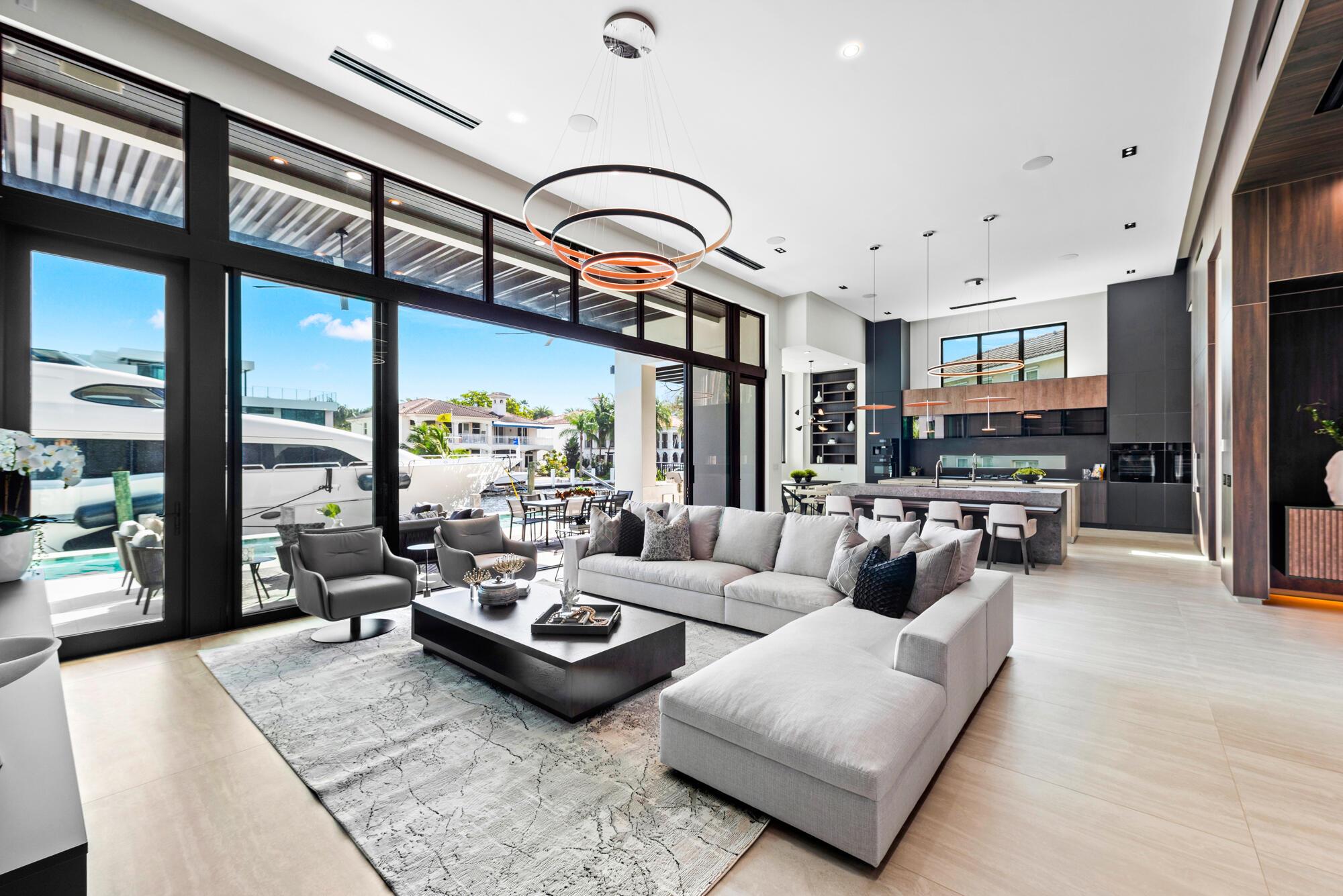 724 SE 25th Avenue