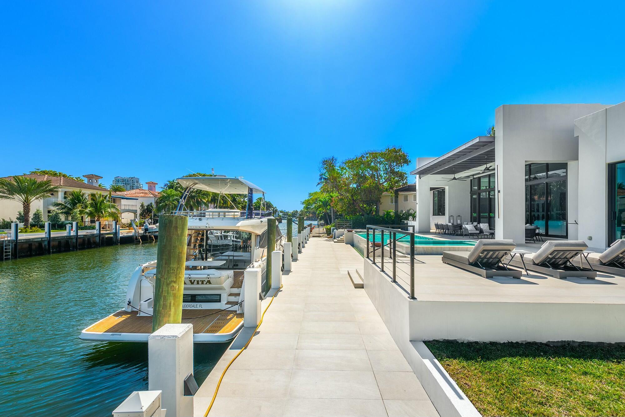 724 Riviera Isle