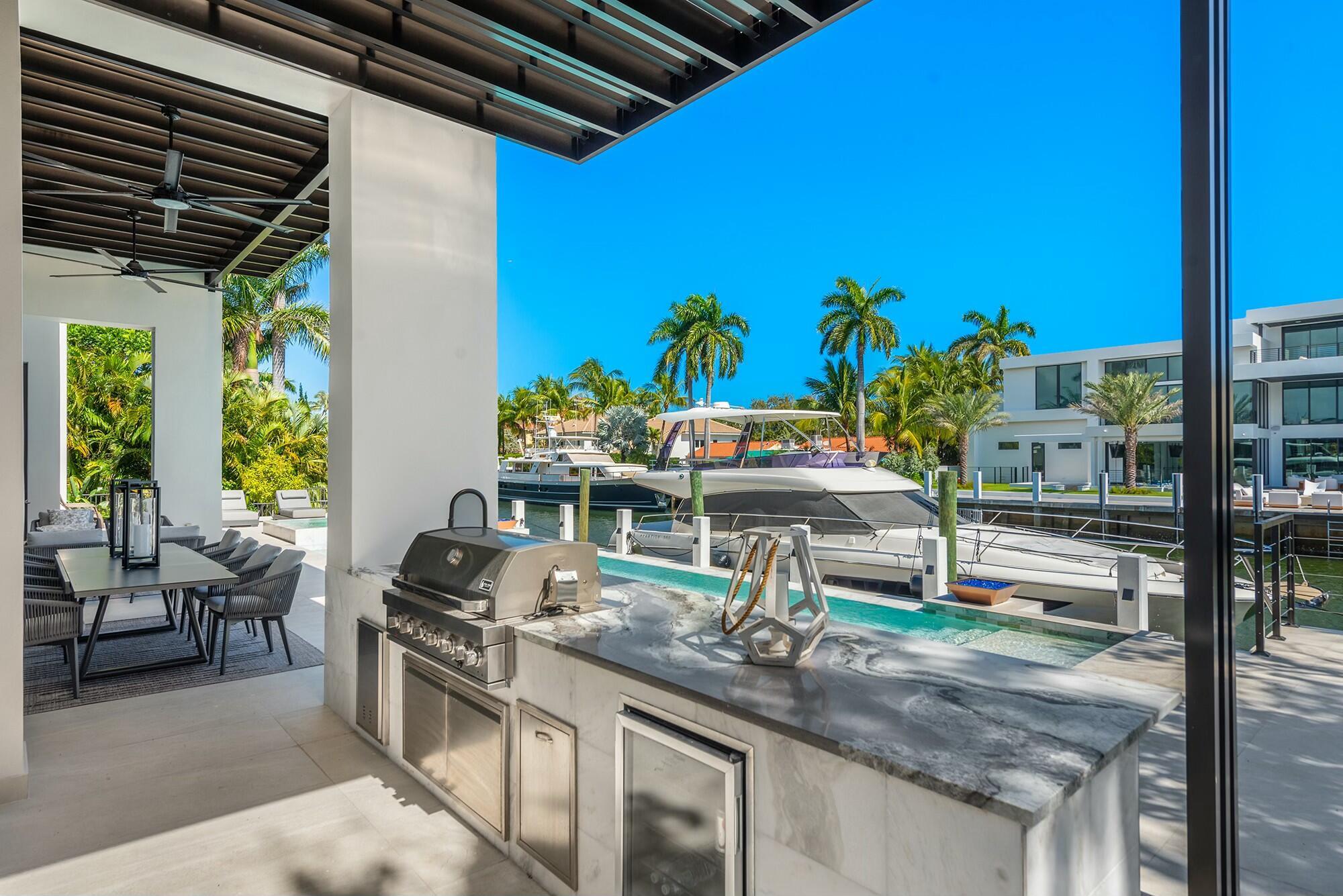 724 Riviera Isle