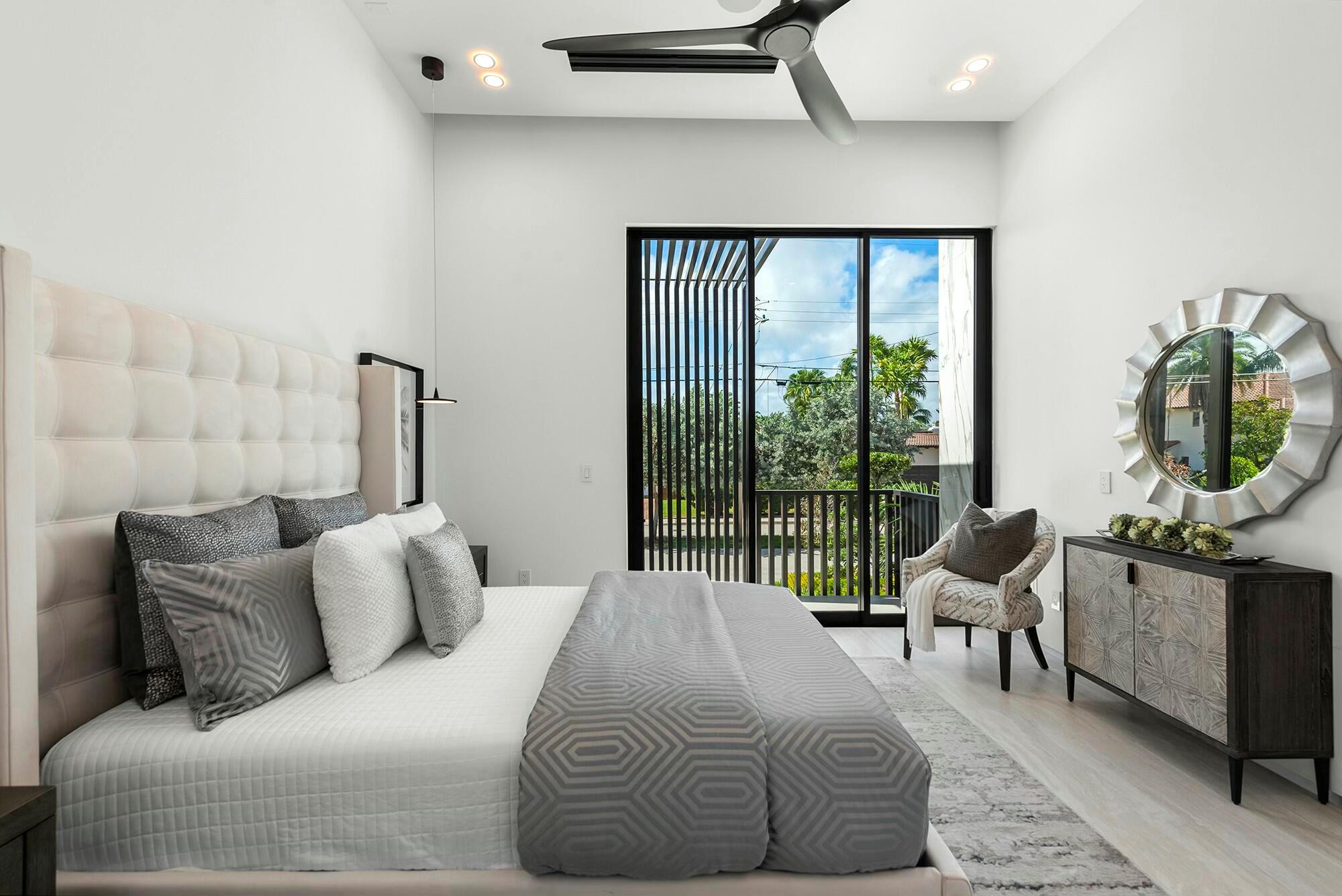 724 Riviera Isle