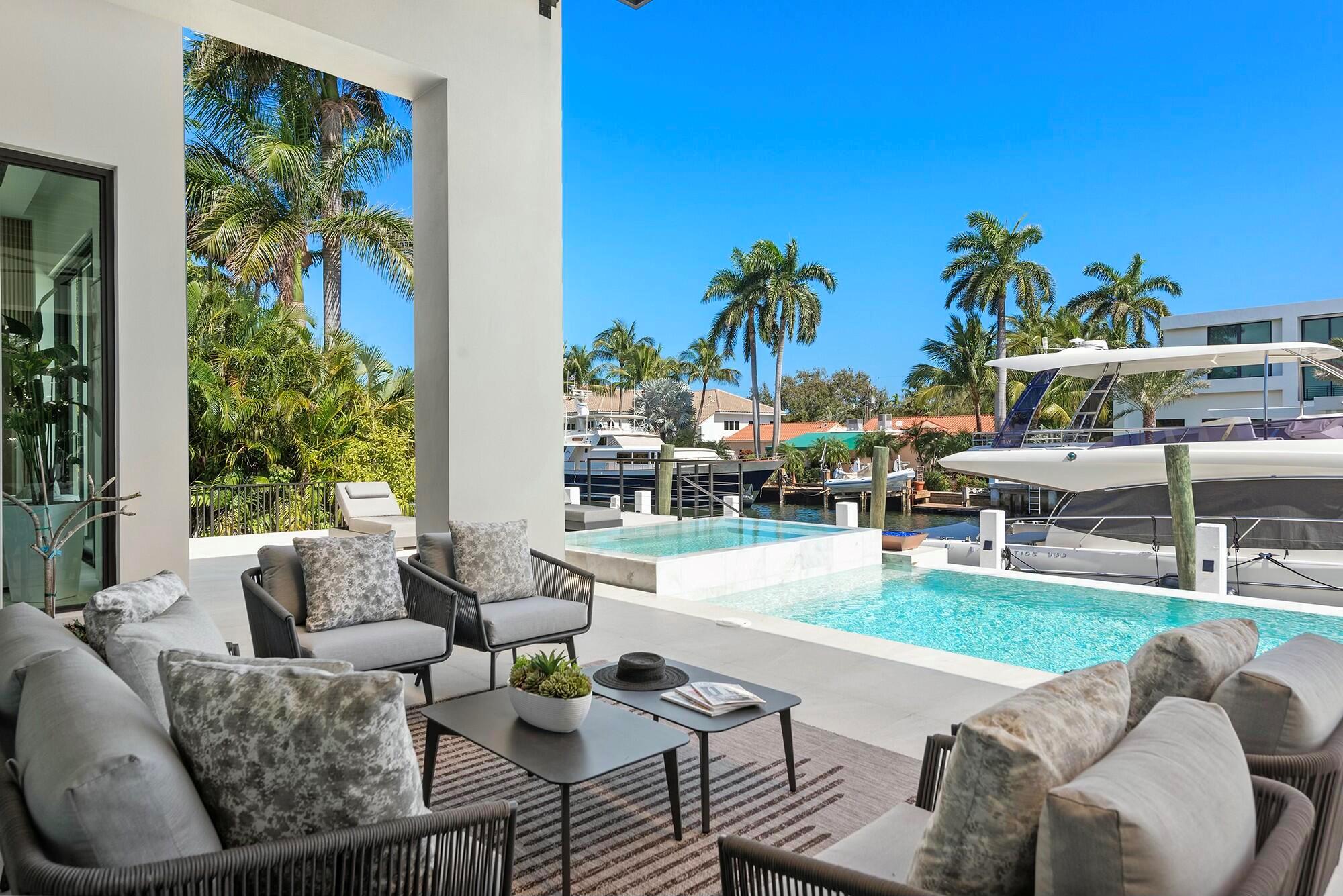 724 Riviera Isle