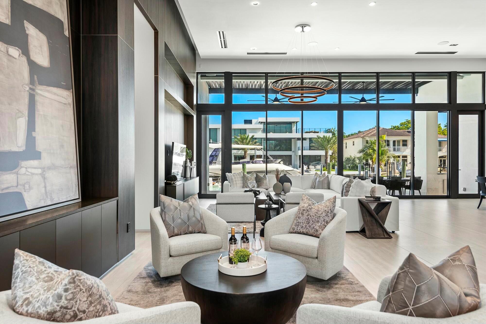 724 Riviera Isle
