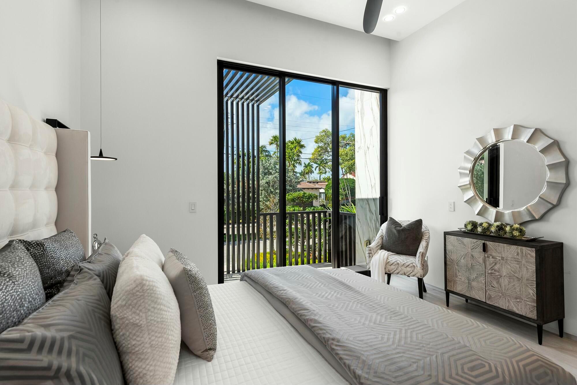 724 Riviera Isle