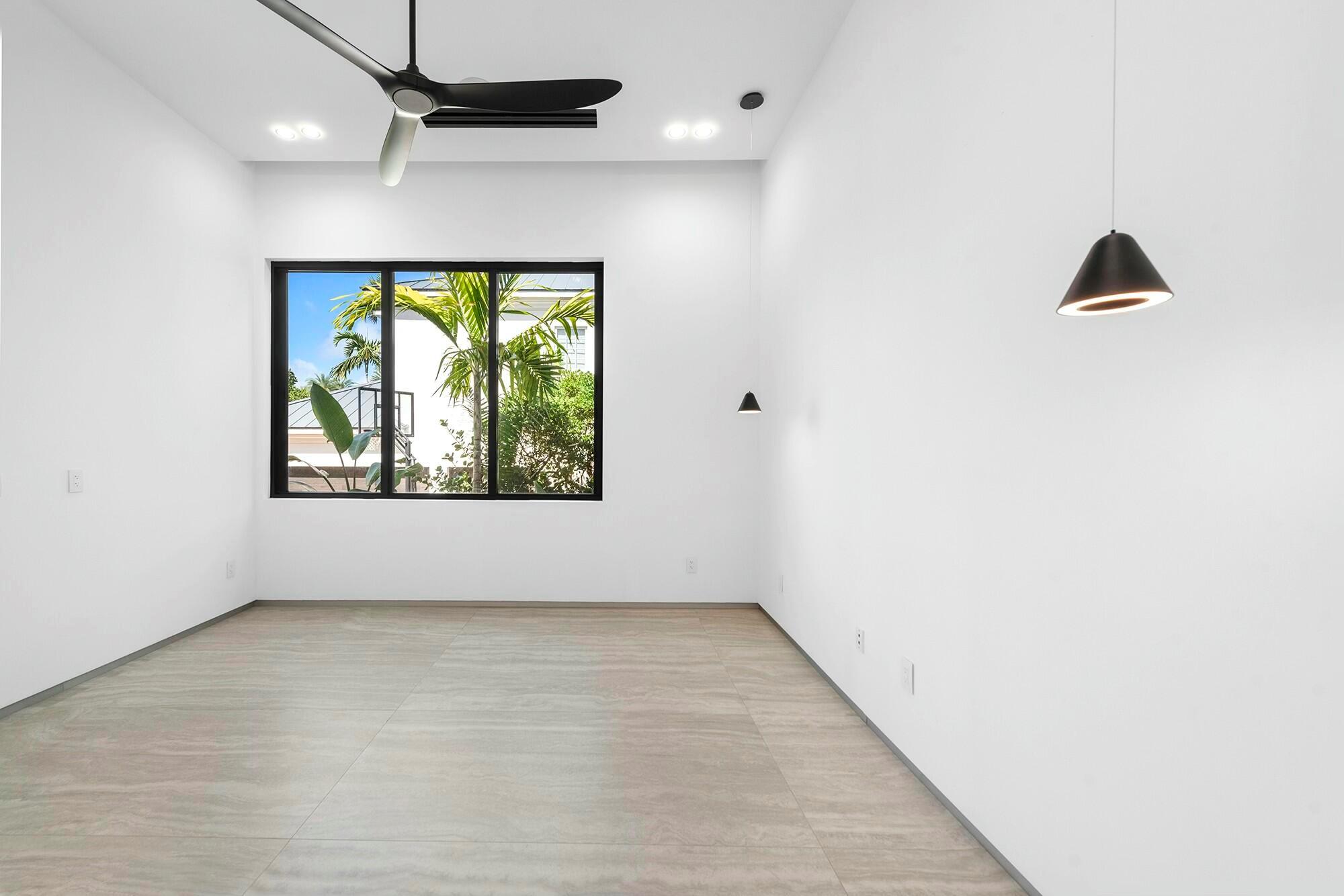 724 Riviera Isle