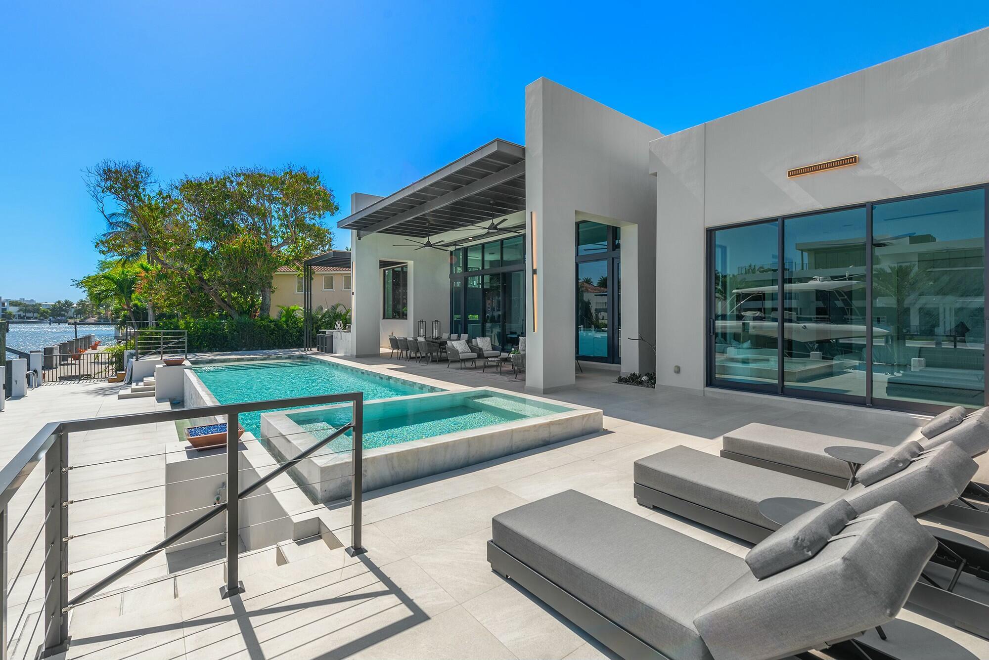 724 Riviera Isle