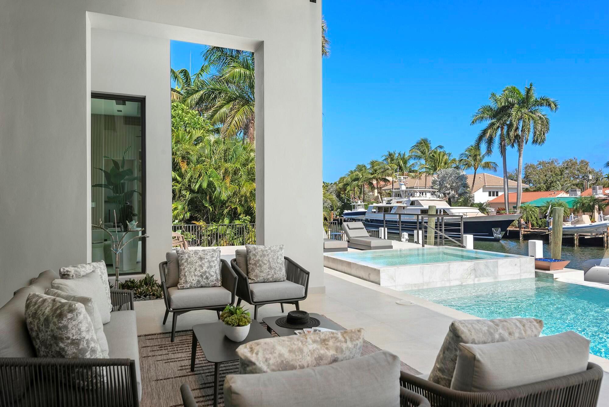 724 Riviera Isle