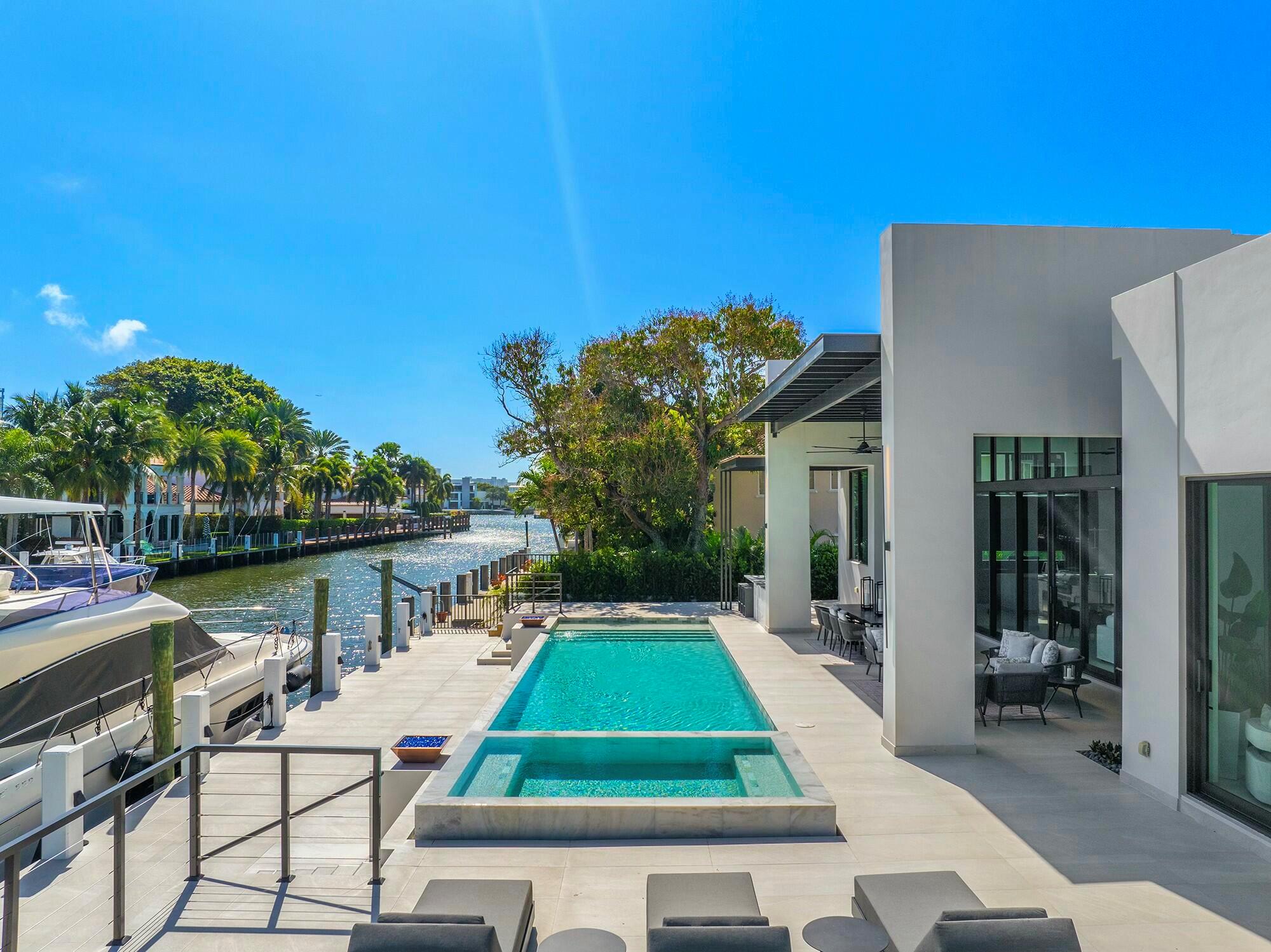 724 Riviera Isle