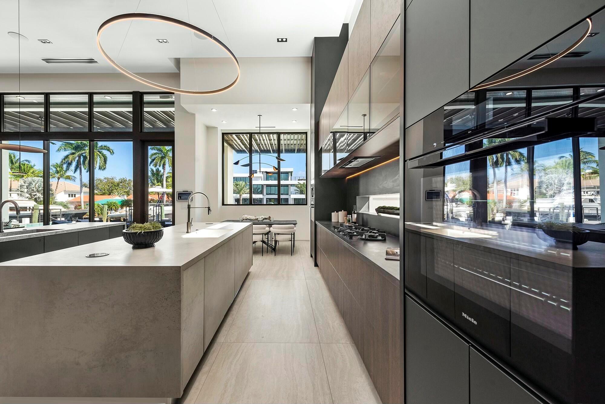 724 Riviera Isle