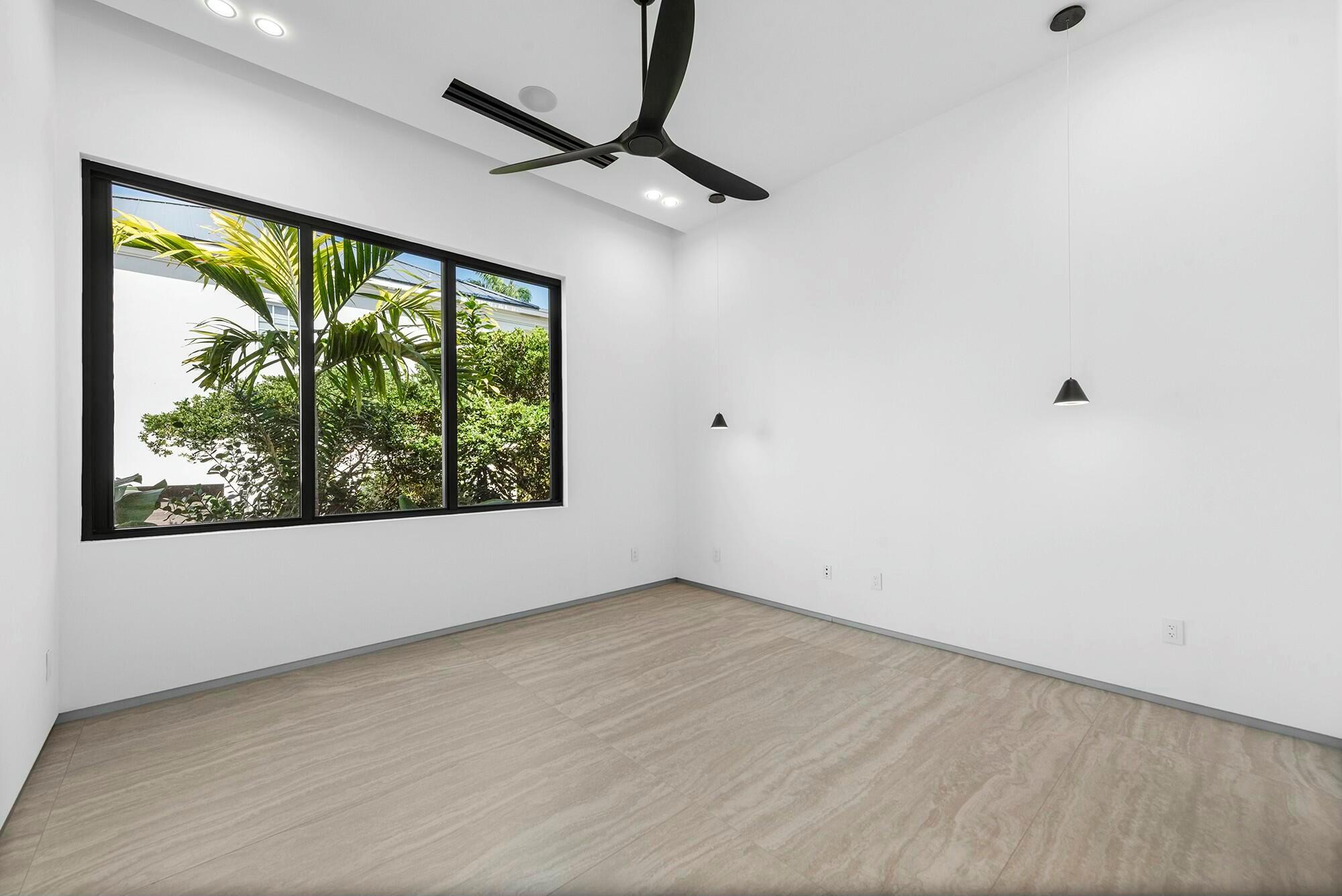 724 Riviera Isle