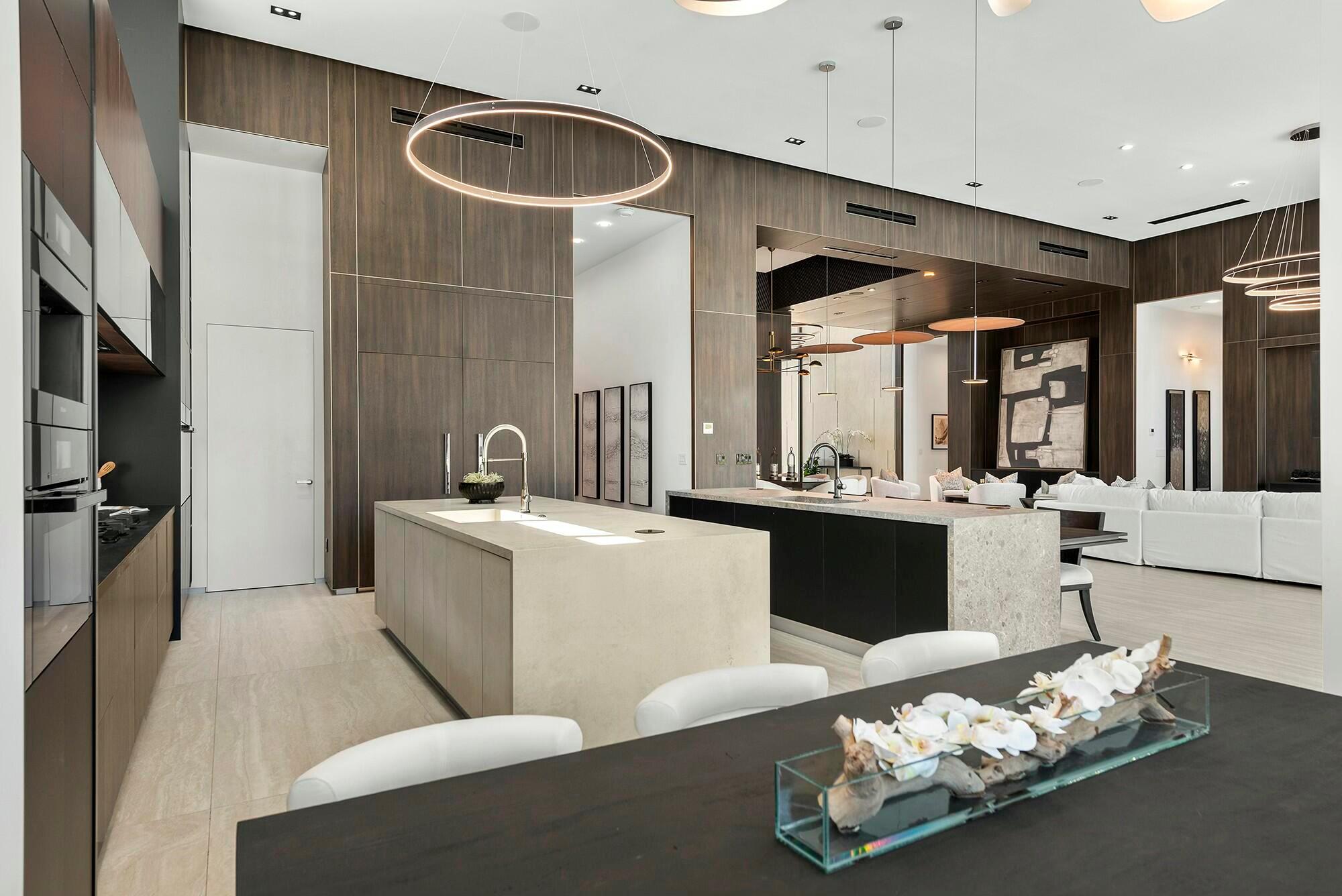 724 Riviera Isle