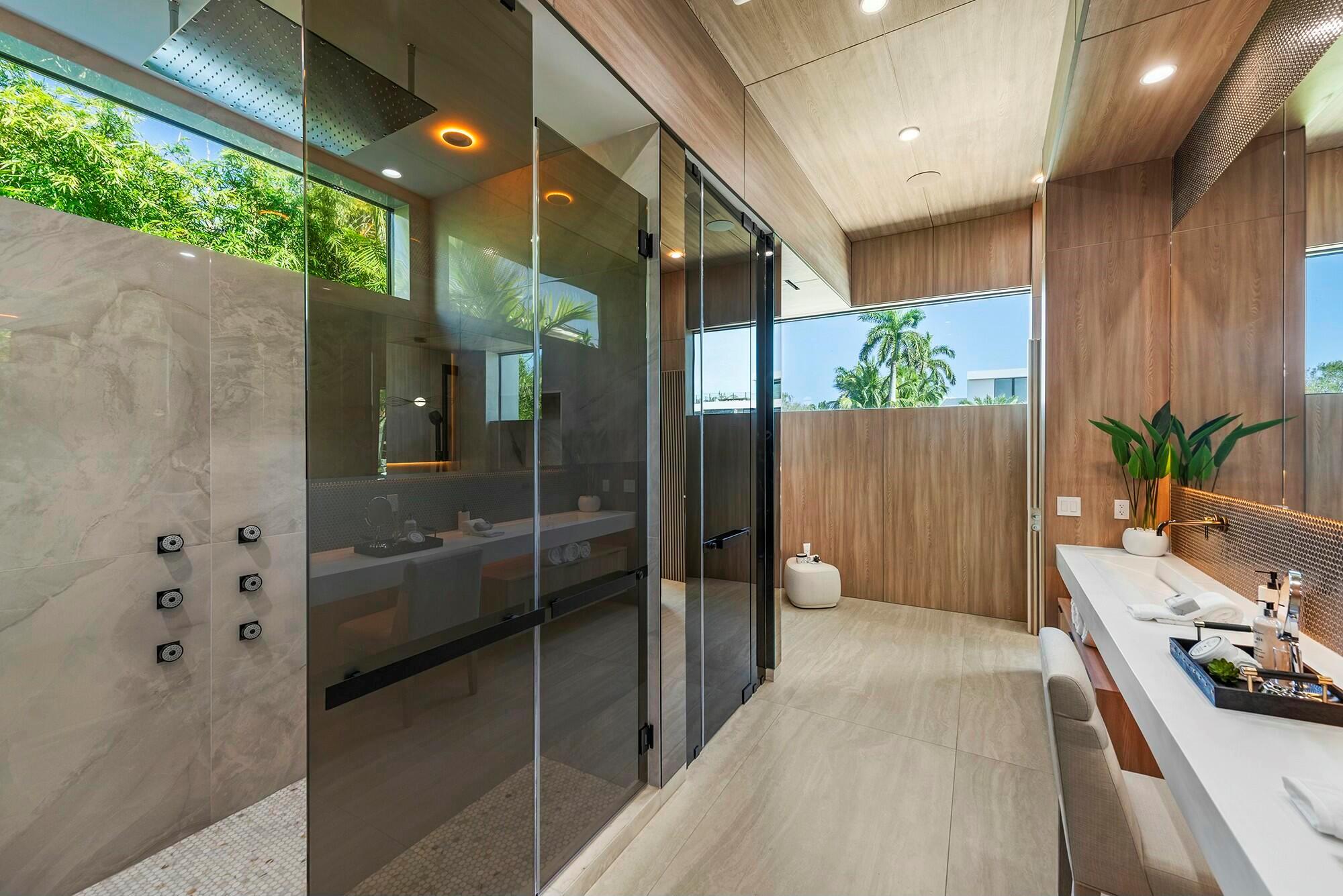 724 Riviera Isle