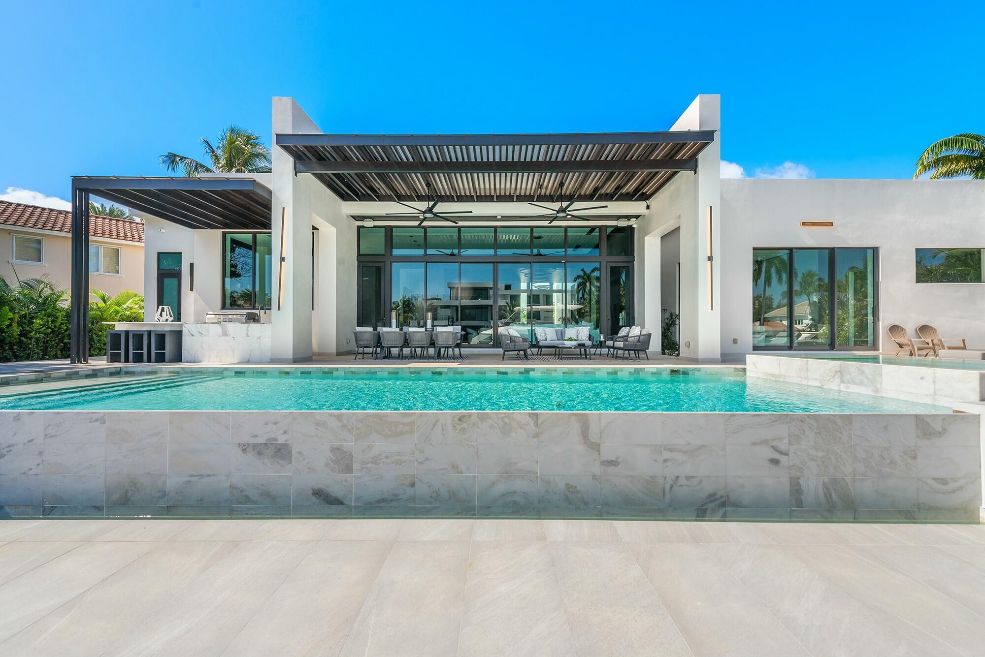 724 Riviera Isle