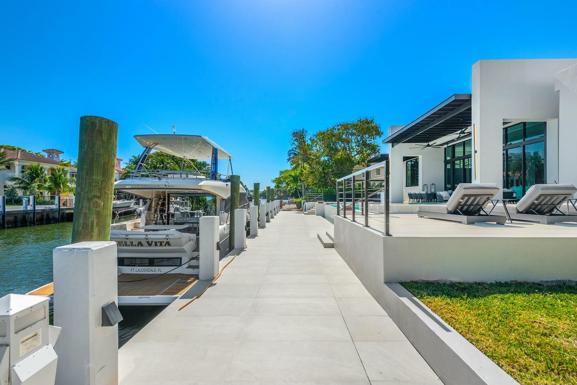 724 Riviera Isle