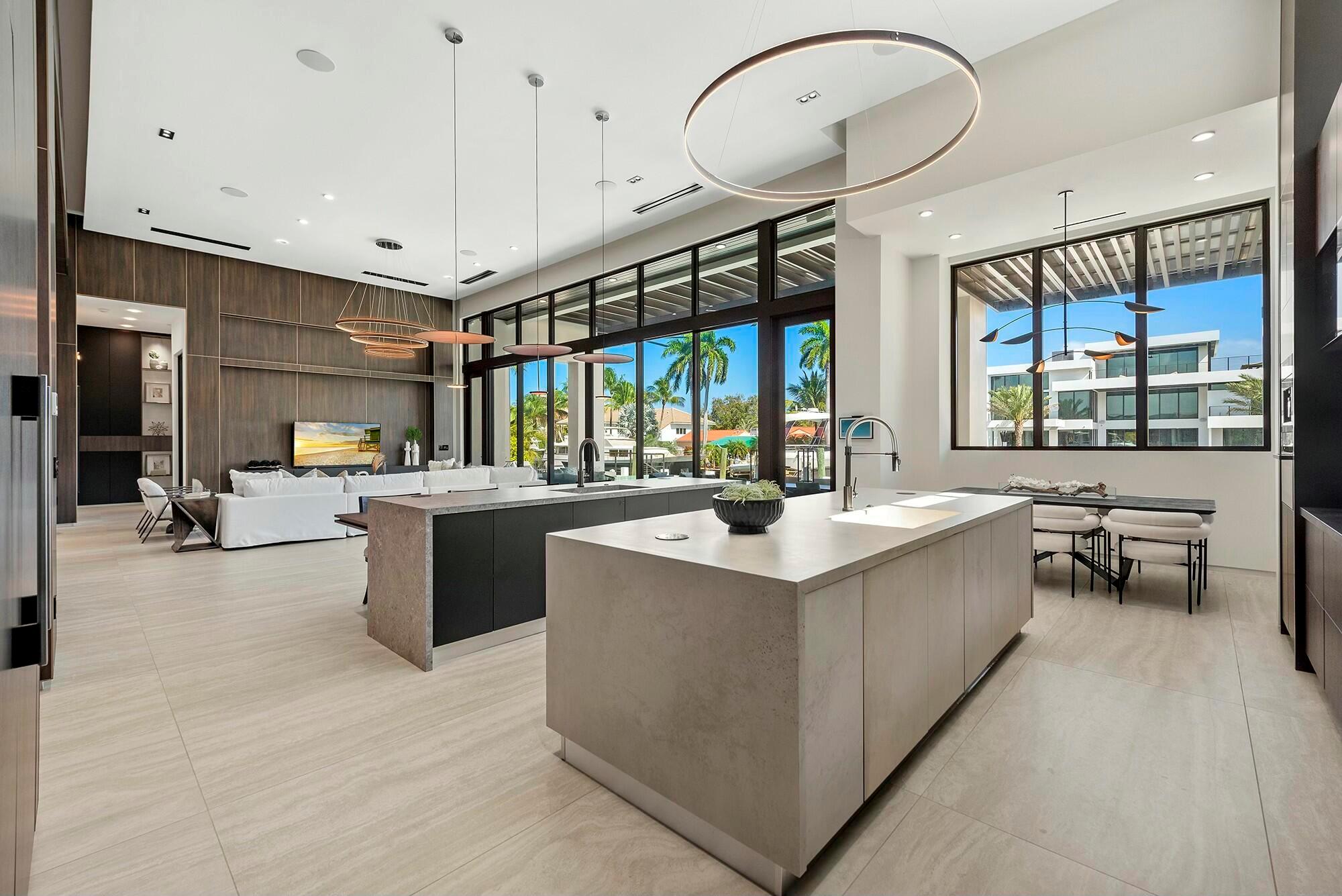 724 Riviera Isle