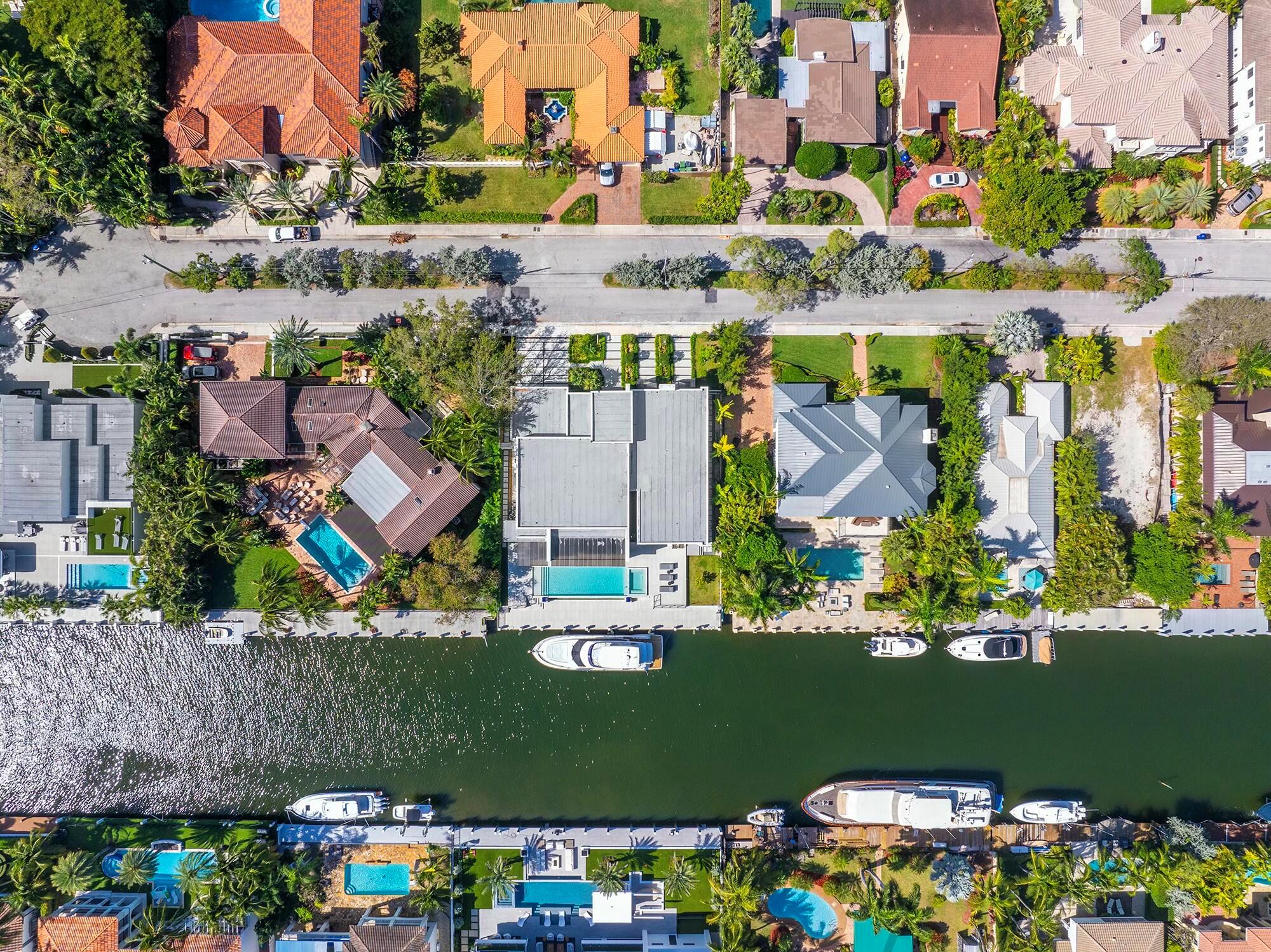 724 Riviera Isle