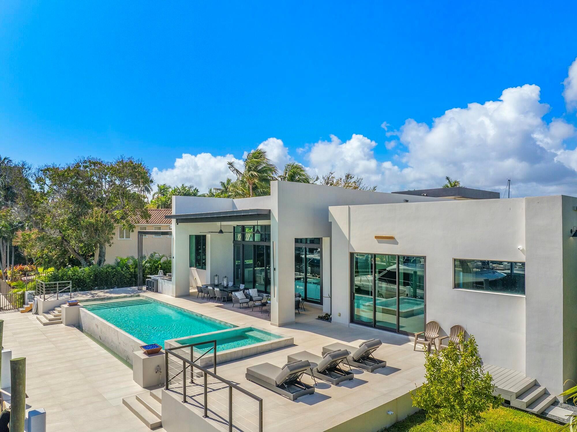 724 Riviera Isle