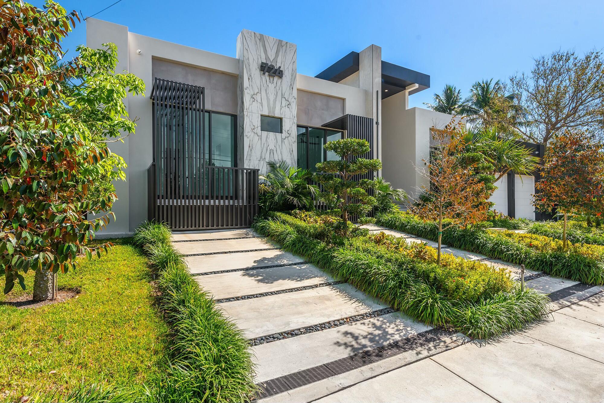 724 Riviera Isle