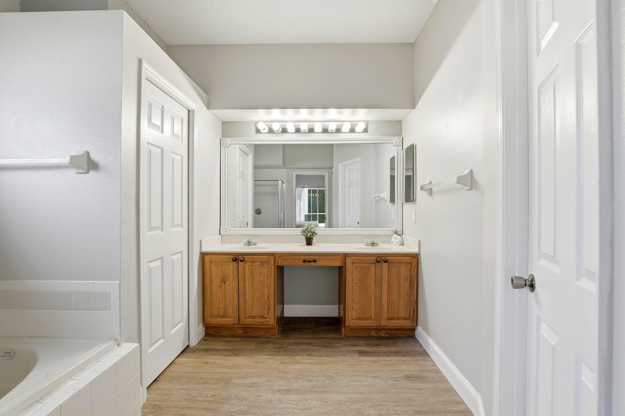 2424 Stone Cross Circle