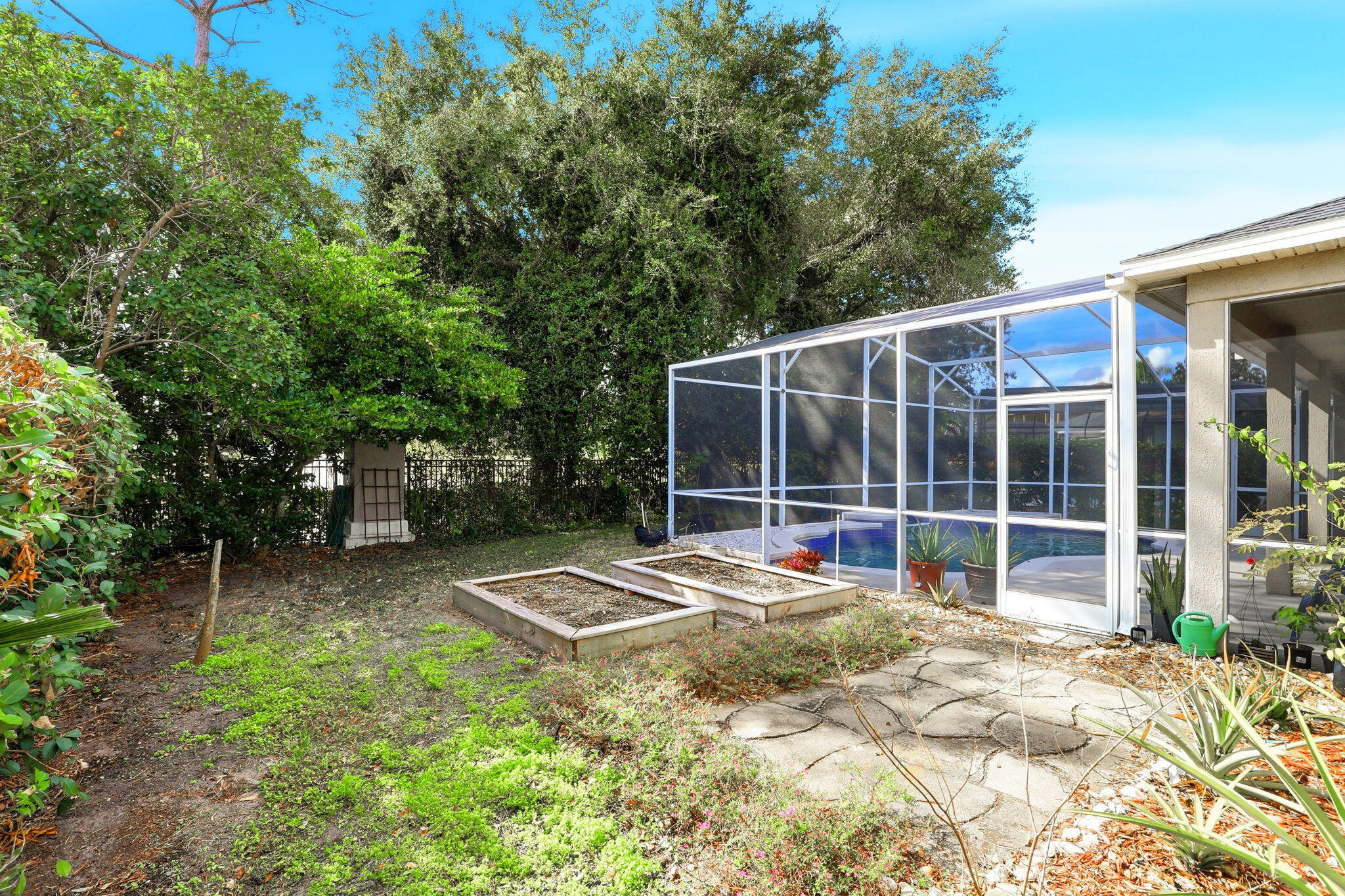 2424 Stone Cross Circle