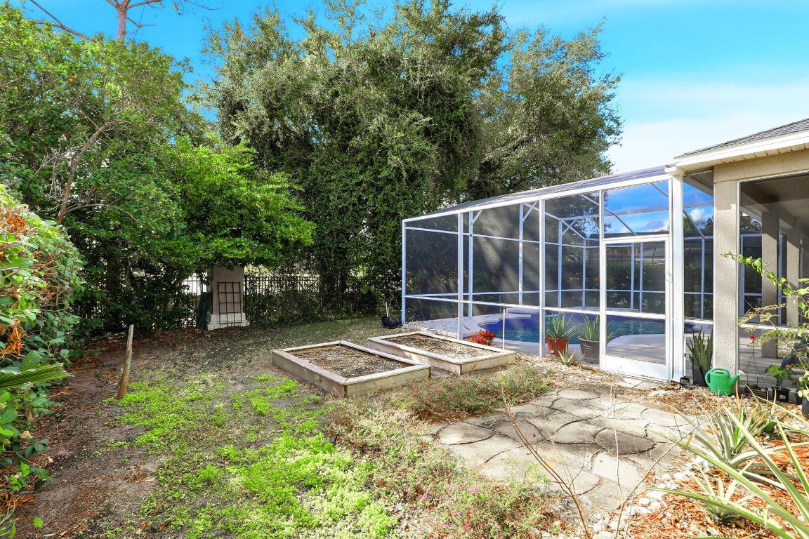 2424 Stone Cross Circle