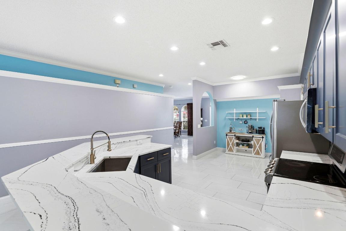 2424 Stone Cross Circle