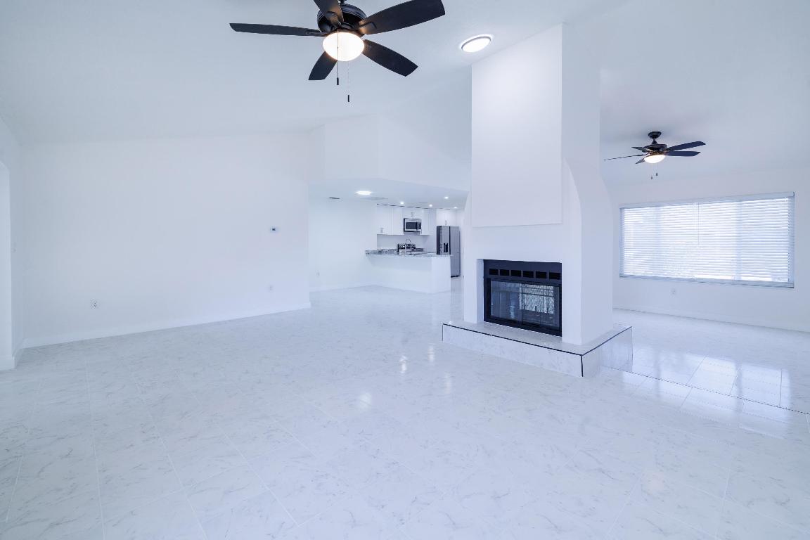 1604 Carbondale Avenue NW